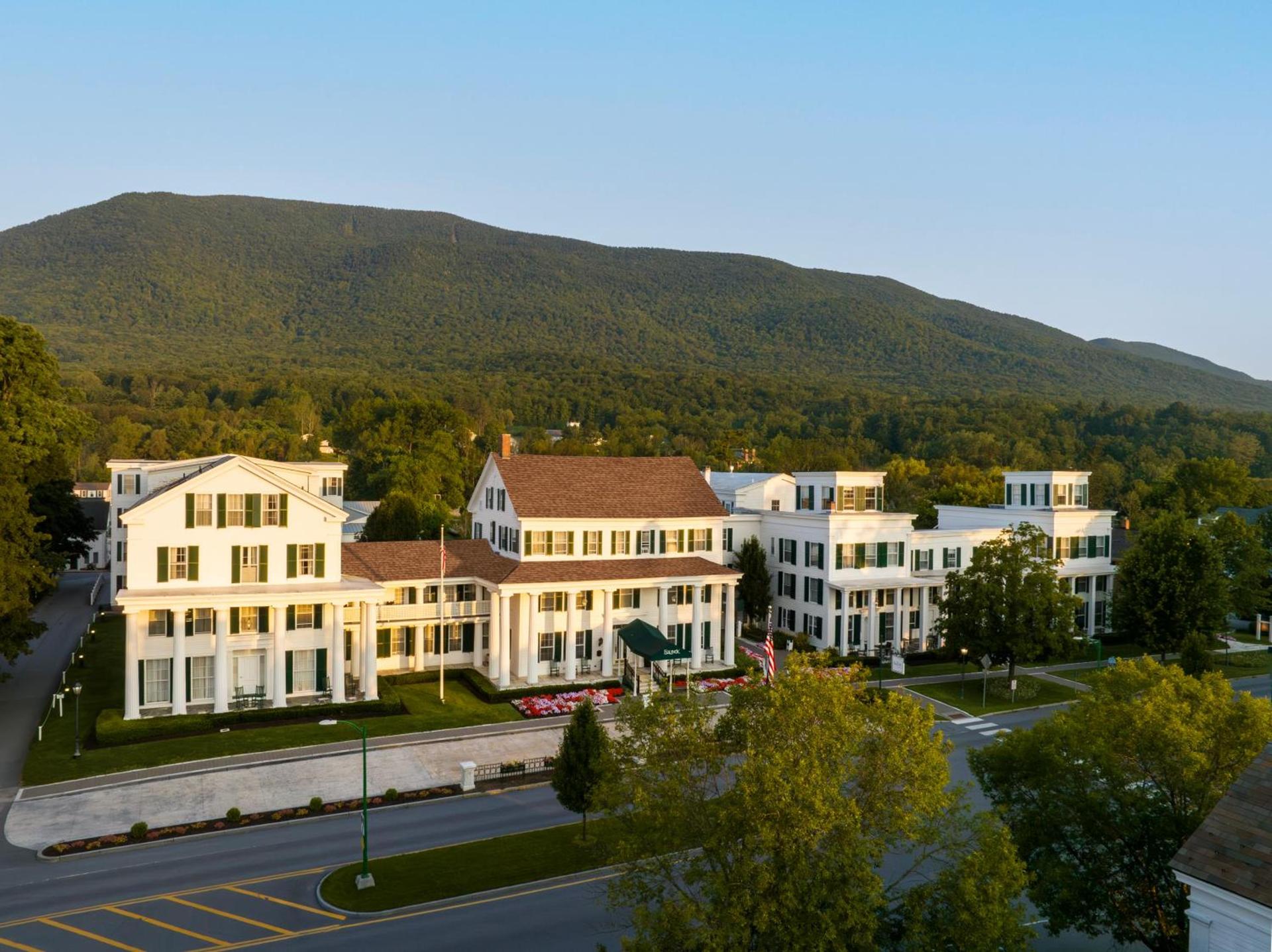 The Equinox Golf Resort & Spa — hotel in Manchester
