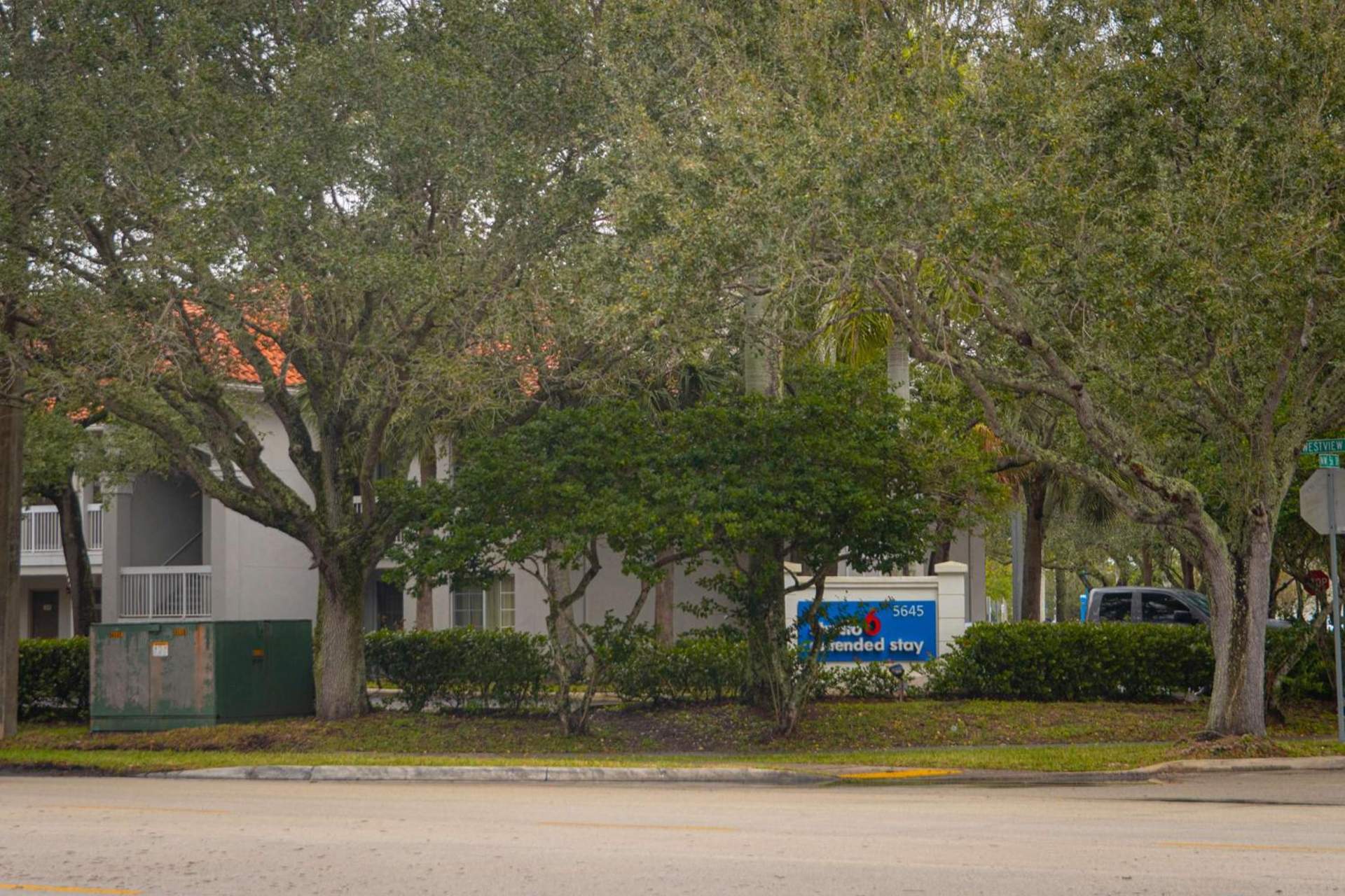 Studio 6 Extended Stay - Coral Springs, FL- Fort Lauderdale
