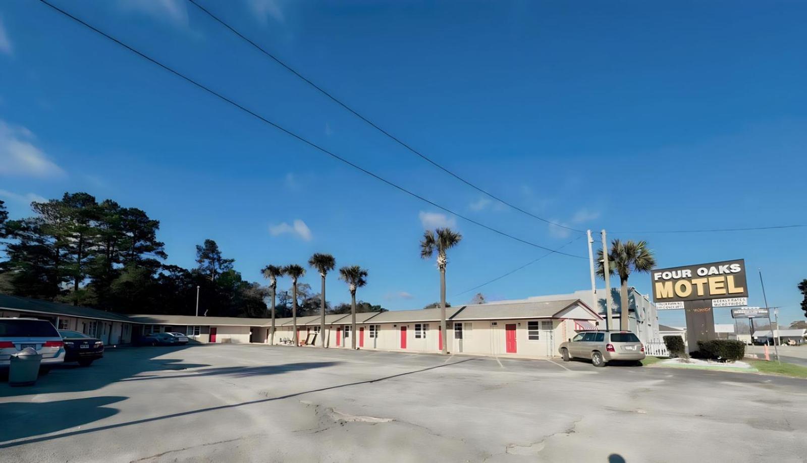 FOUR OAKS — hotel in Conway
