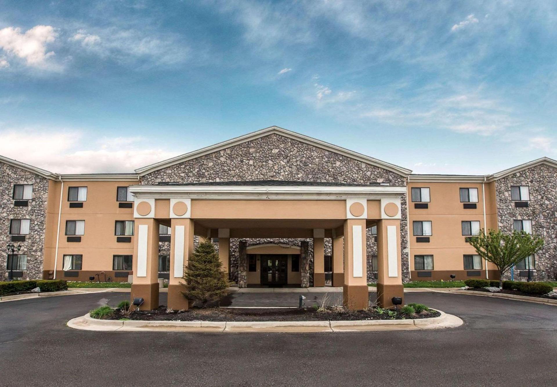 Econo Lodge Inn & Suites Monroe — hotel in Monroe