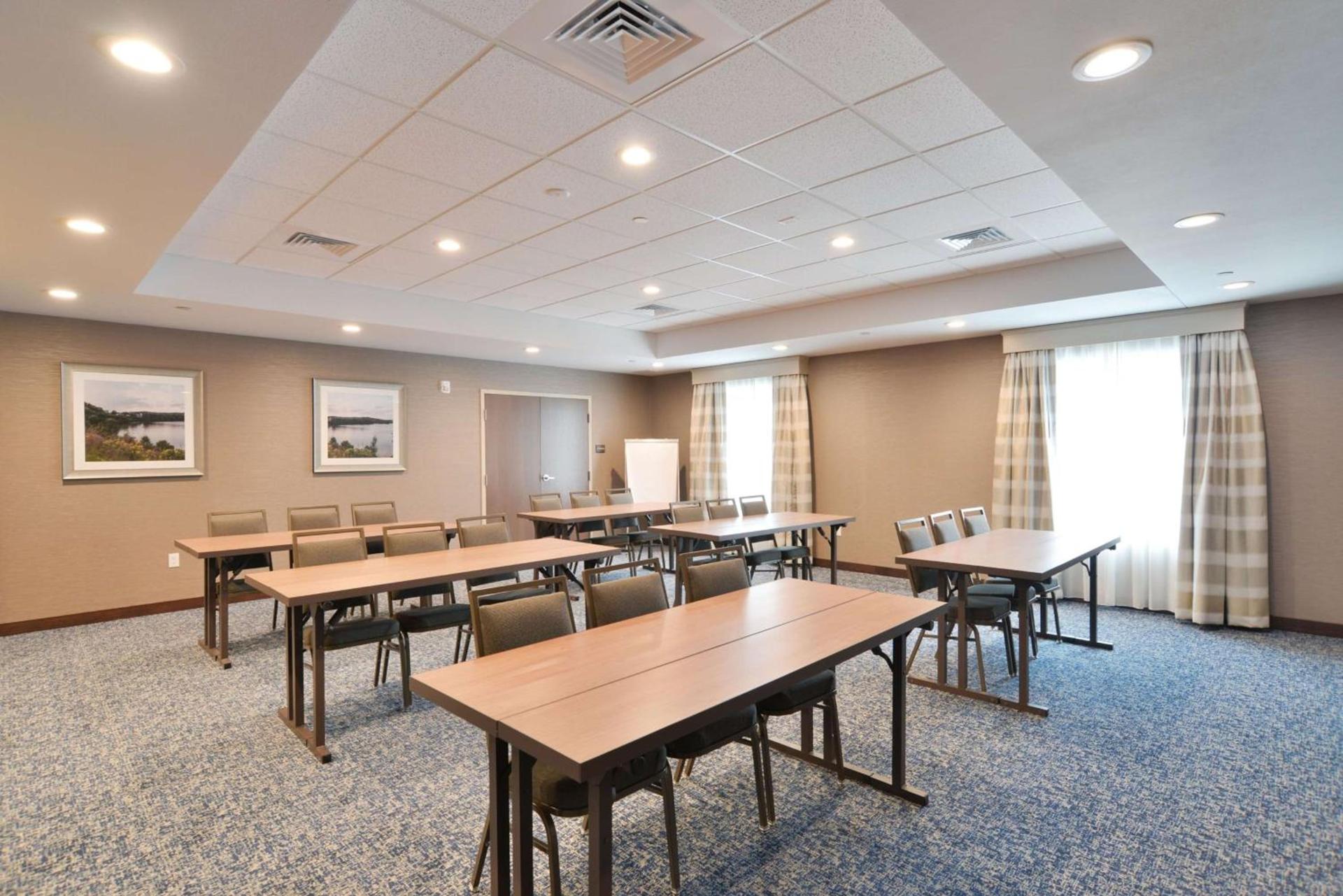 Hampton Inn & Suites Menomonie-UW Stout — hotel in Menomonie