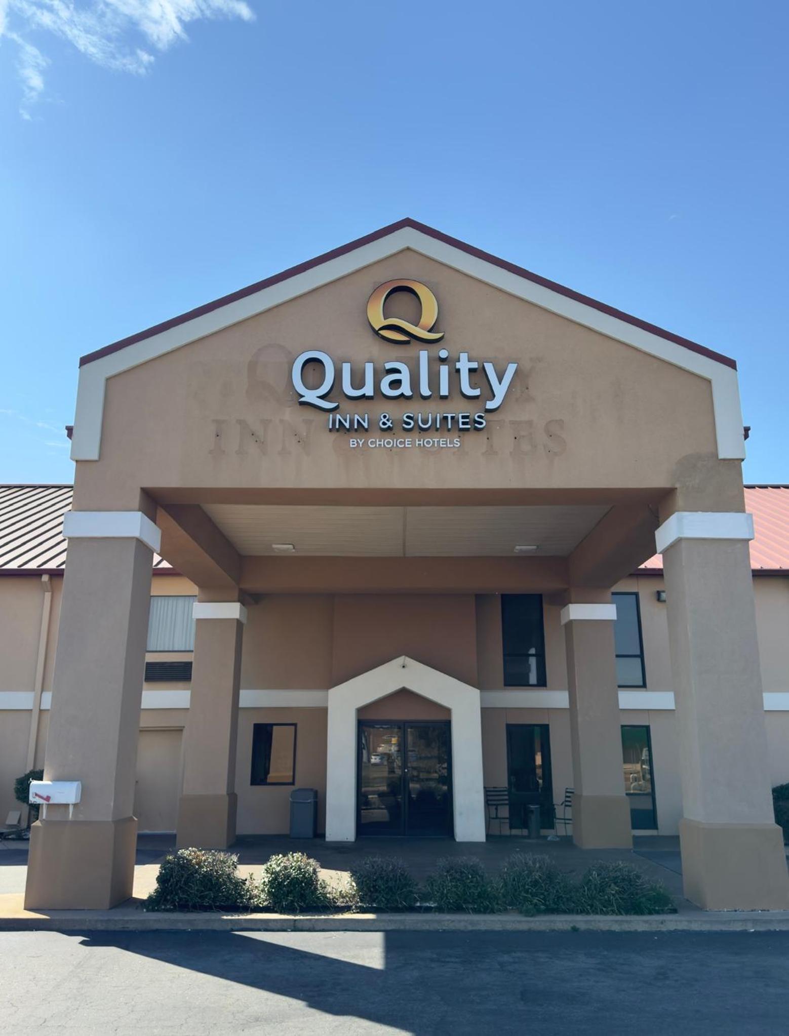Quality Inn & Suites Pine Bluff — hotel in Pine Bluff