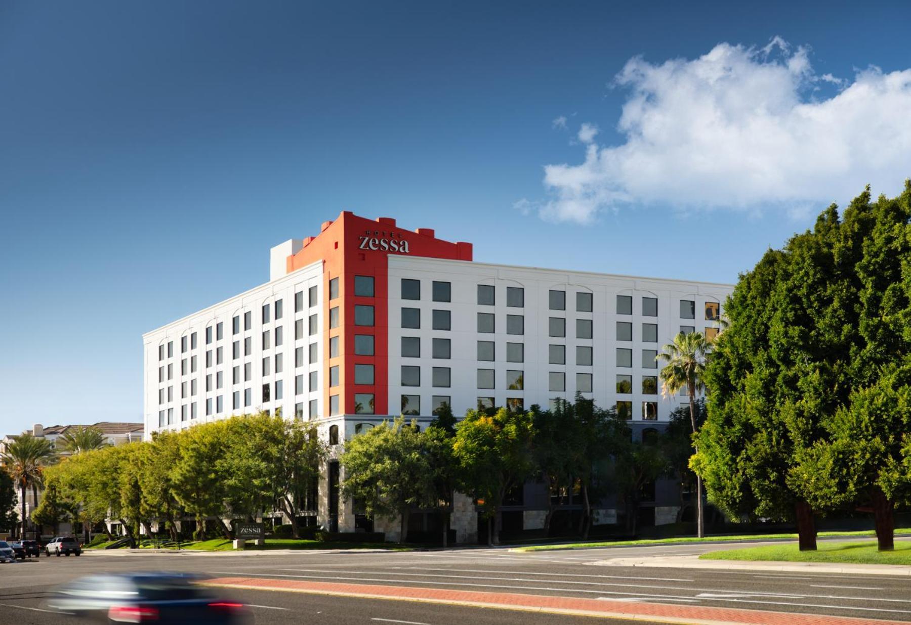 Hotel Zessa Orange County Airport, a DoubleTree by Hilton — hotel in Santa Ana