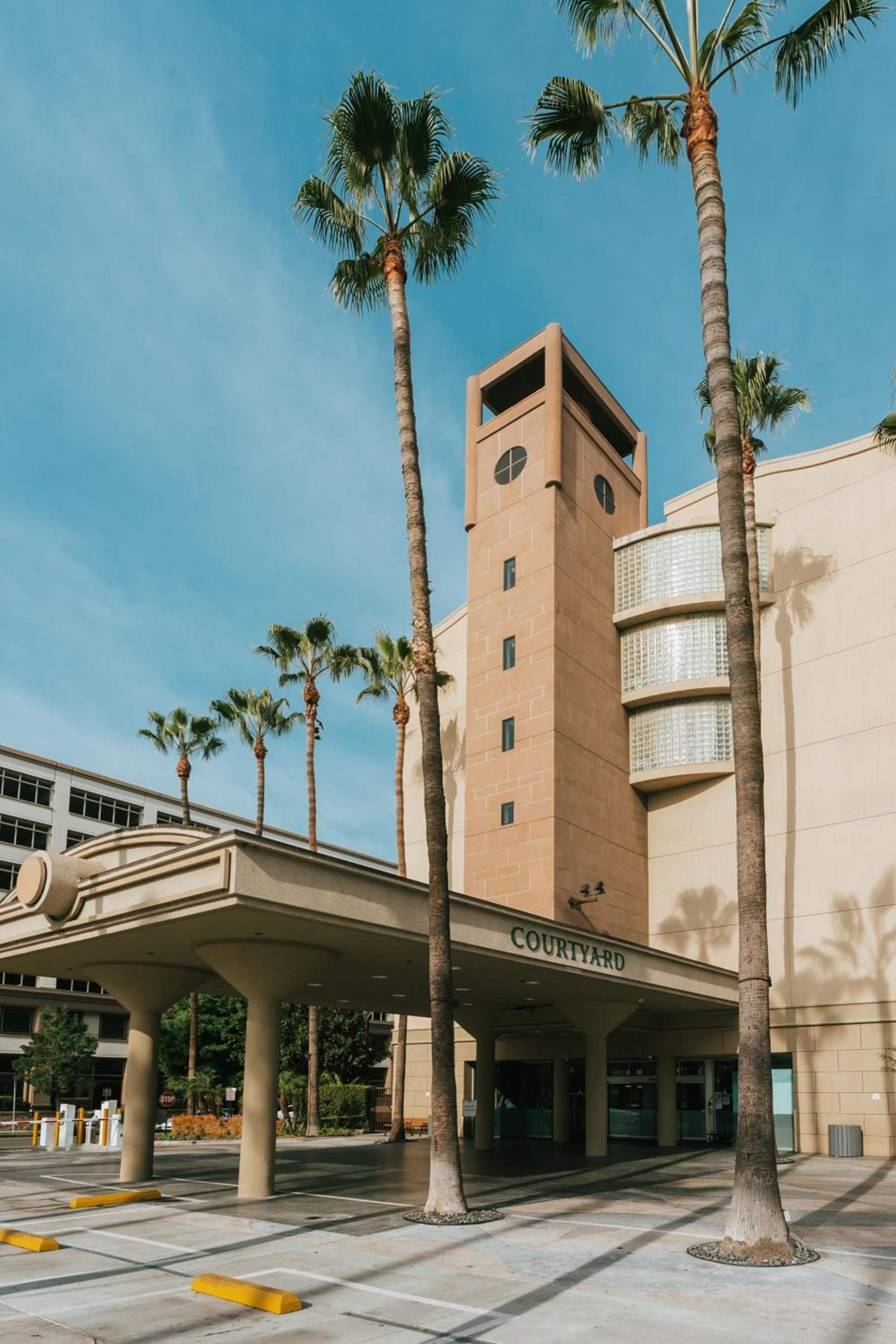 Courtyard by Marriott Los Angeles LAX / Century Boulevard