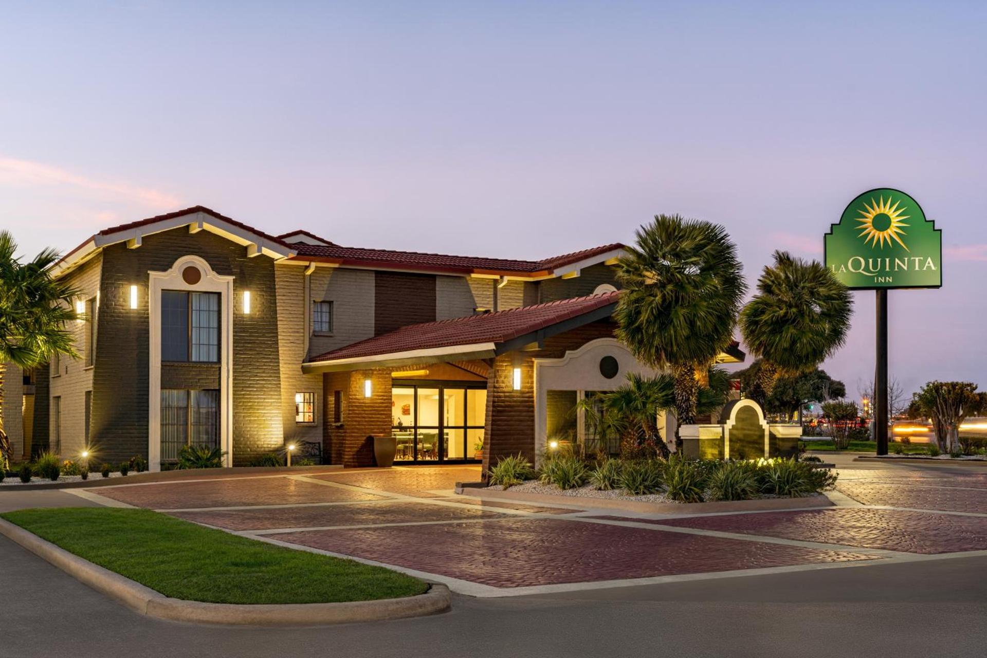 La Quinta Inn by Wyndham Victoria — hotel in Victoria