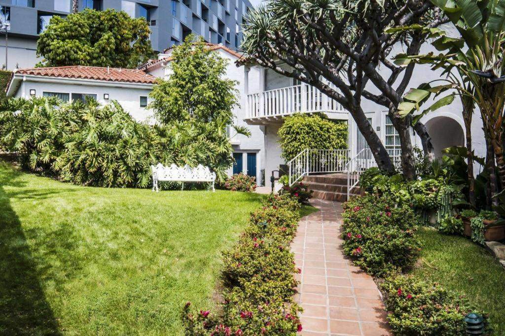 Sunset Marquis Hotel & Villas