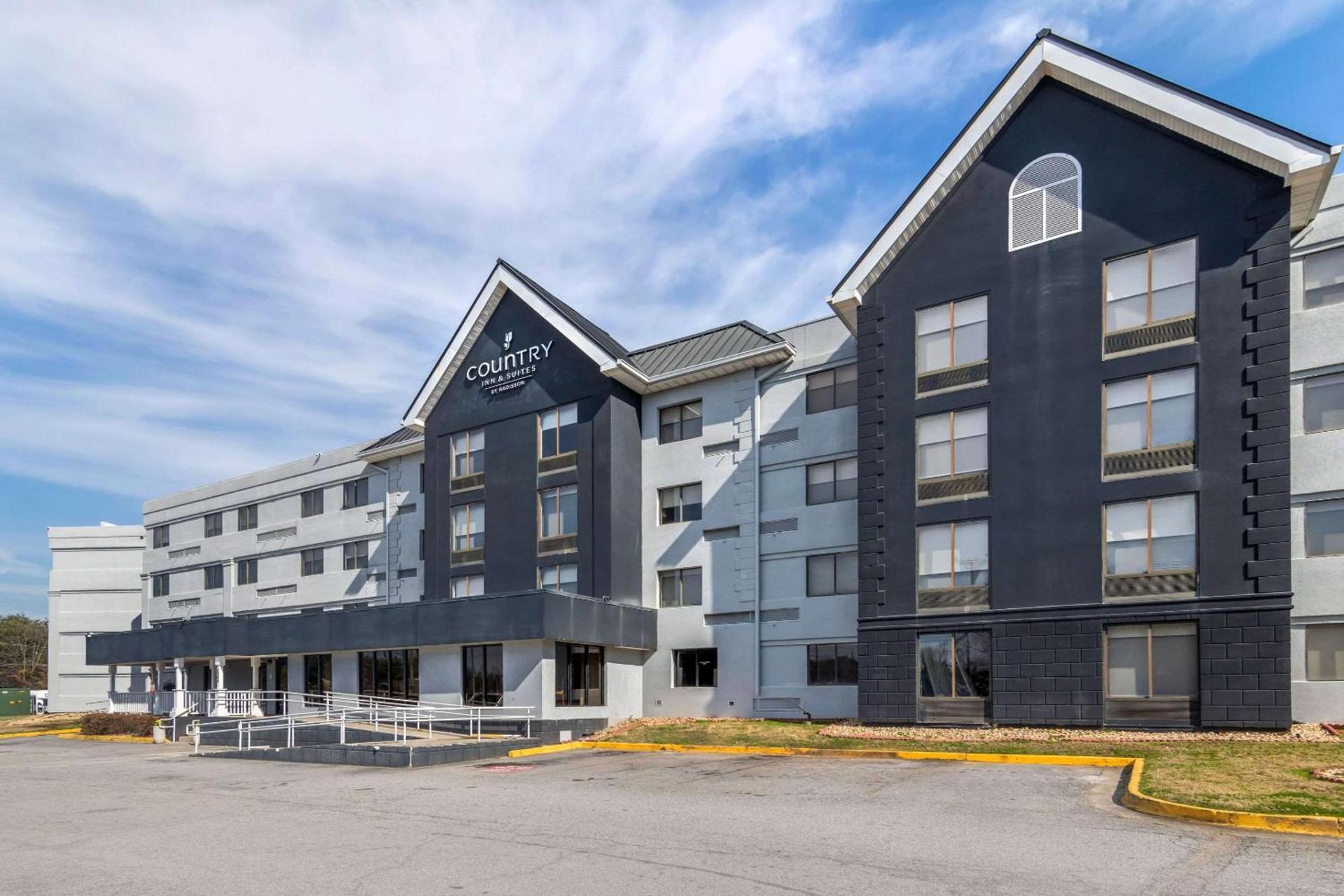 Country Inn & Suites by Radisson, Atlanta Airport South, GA — hotel in Atlanta