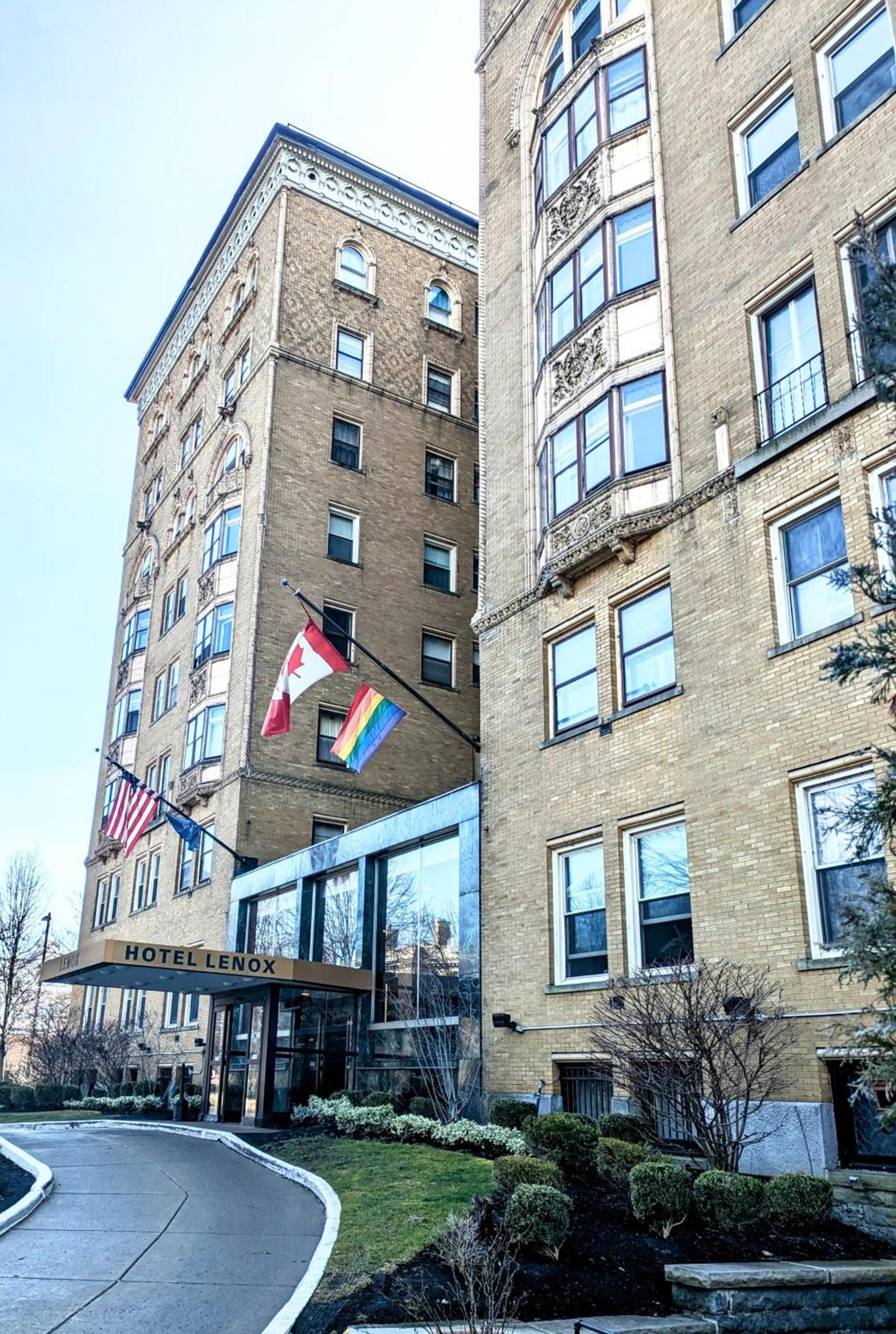 Lenox Hotel and Suites — hotel in Buffalo