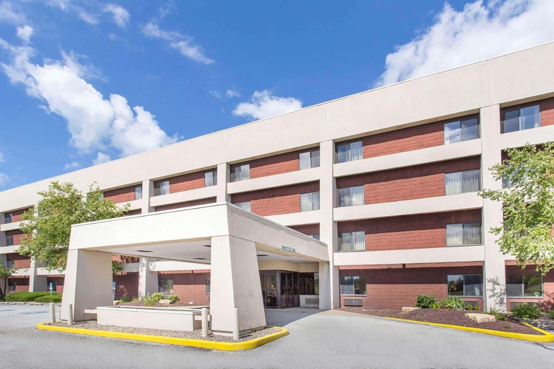 Baymont by Wyndham Davenport — hotel in Davenport