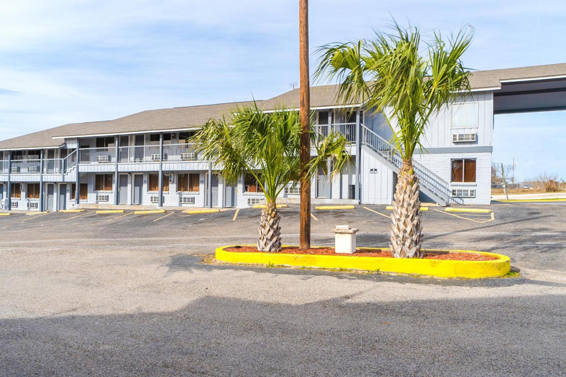 Regency Inn Three Rivers I-37 — hotel in Three Rivers
