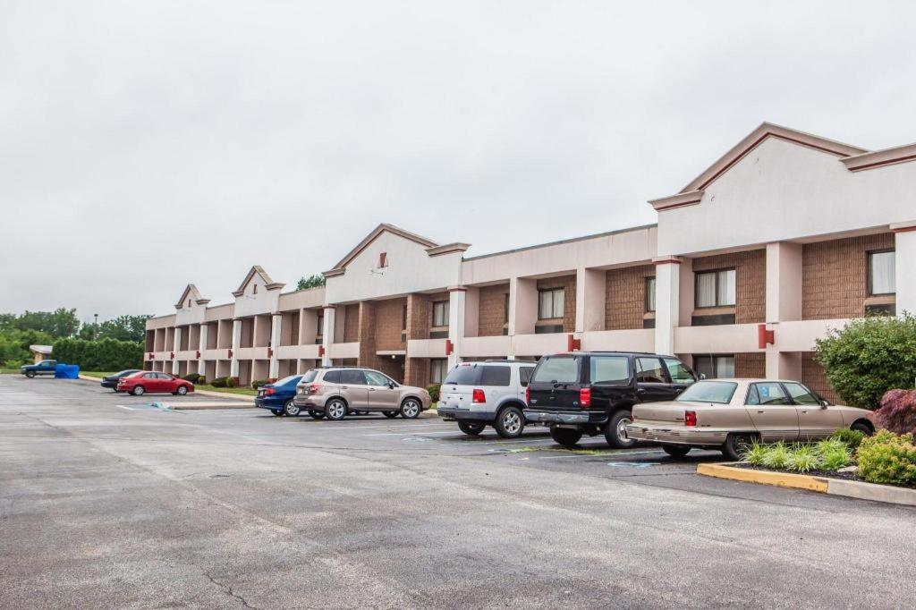 Quality Inn & Suites — hotel in Westampton Township