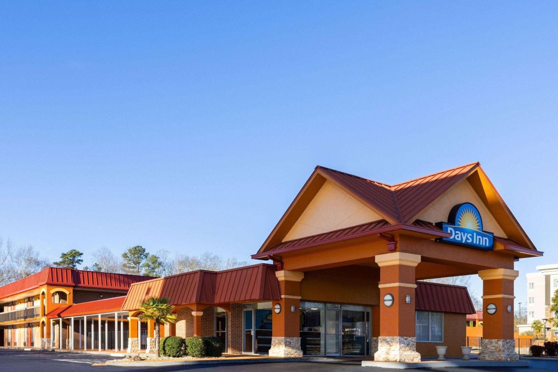 Days Inn by Wyndham Forsyth — hotel in Forsyth