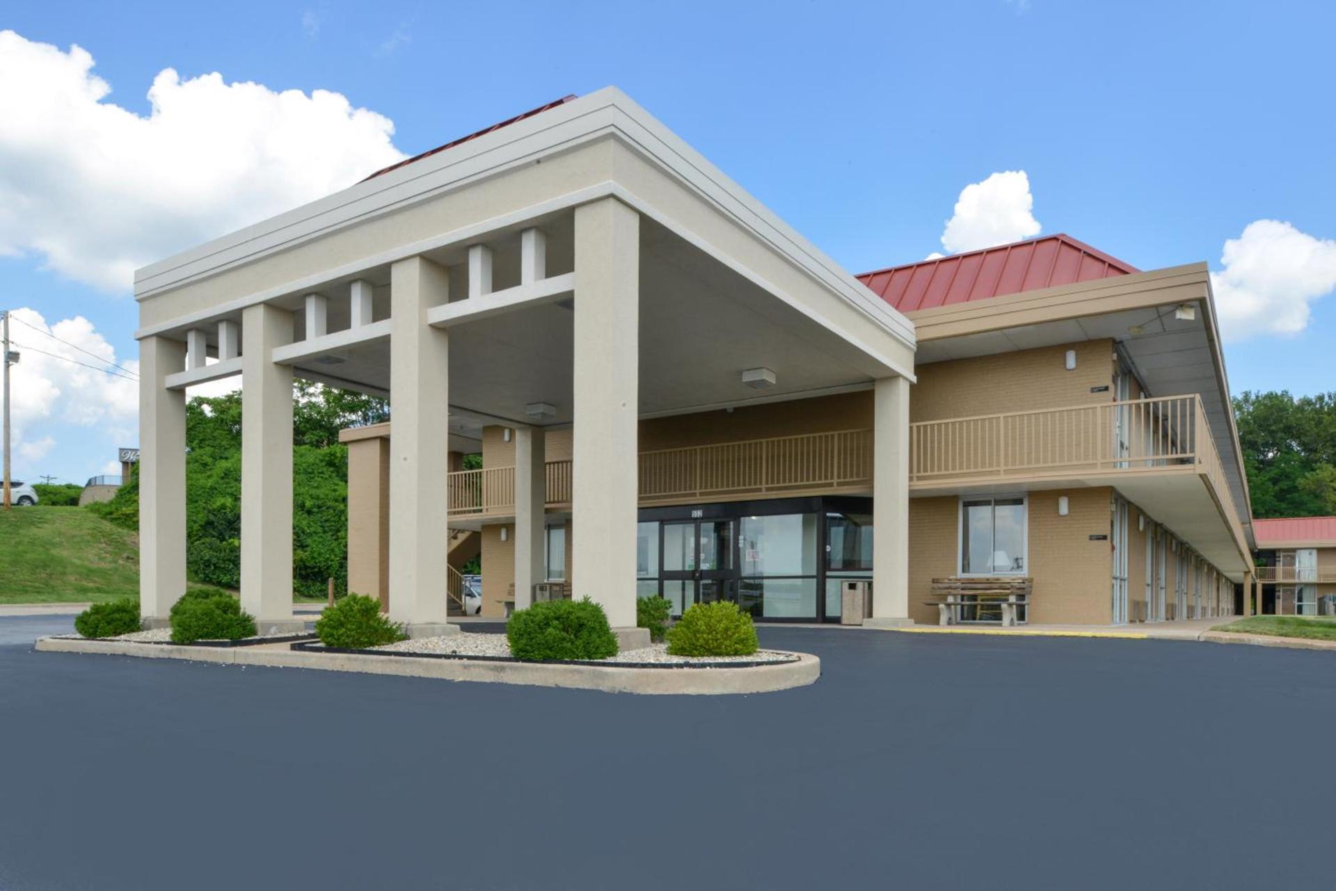 Americas Best Value Inn - Collinsville / St. Louis — hotel in Collinsville