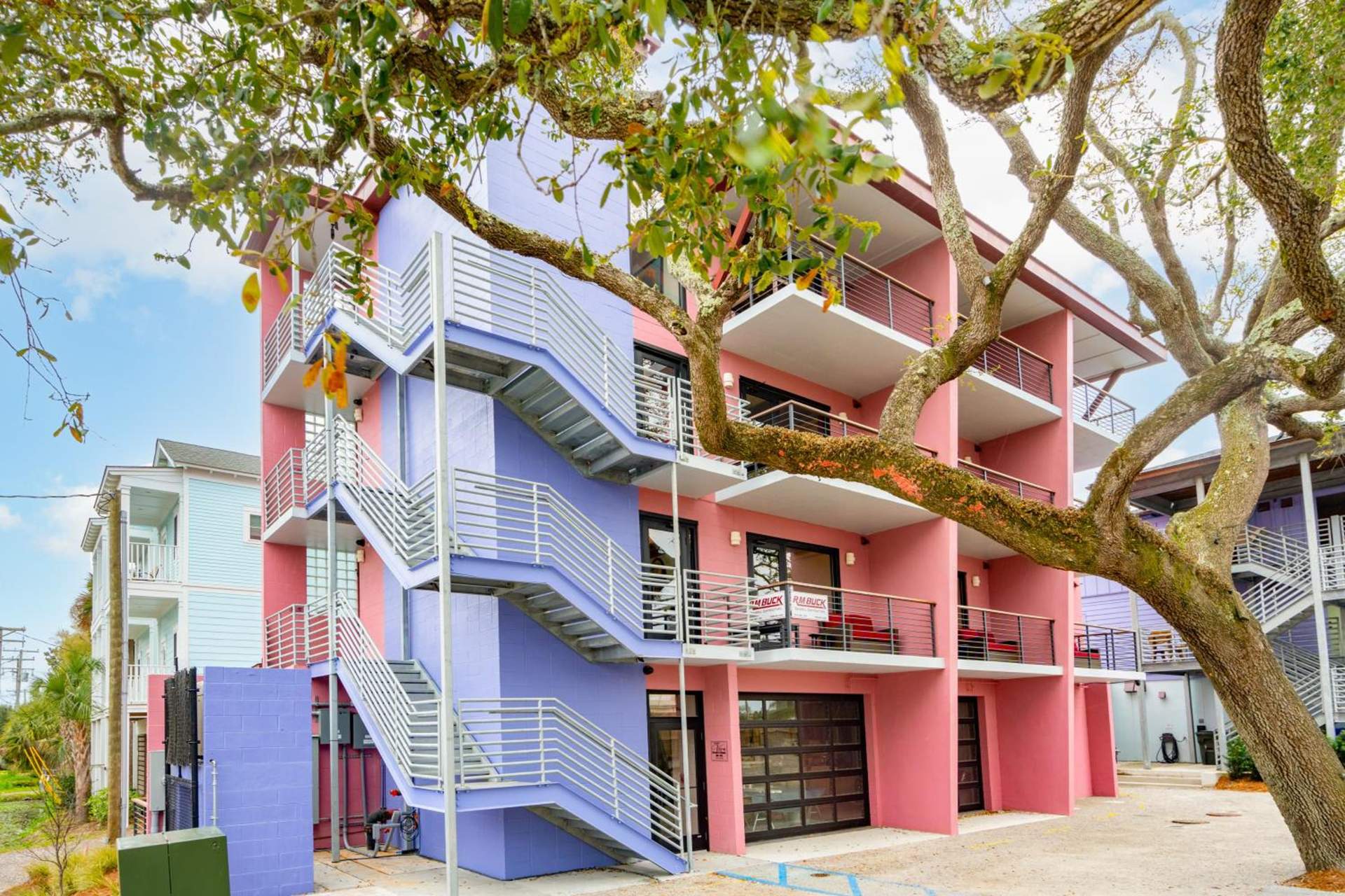 Boutique Vera Hotel in the Heart of Folly Beach