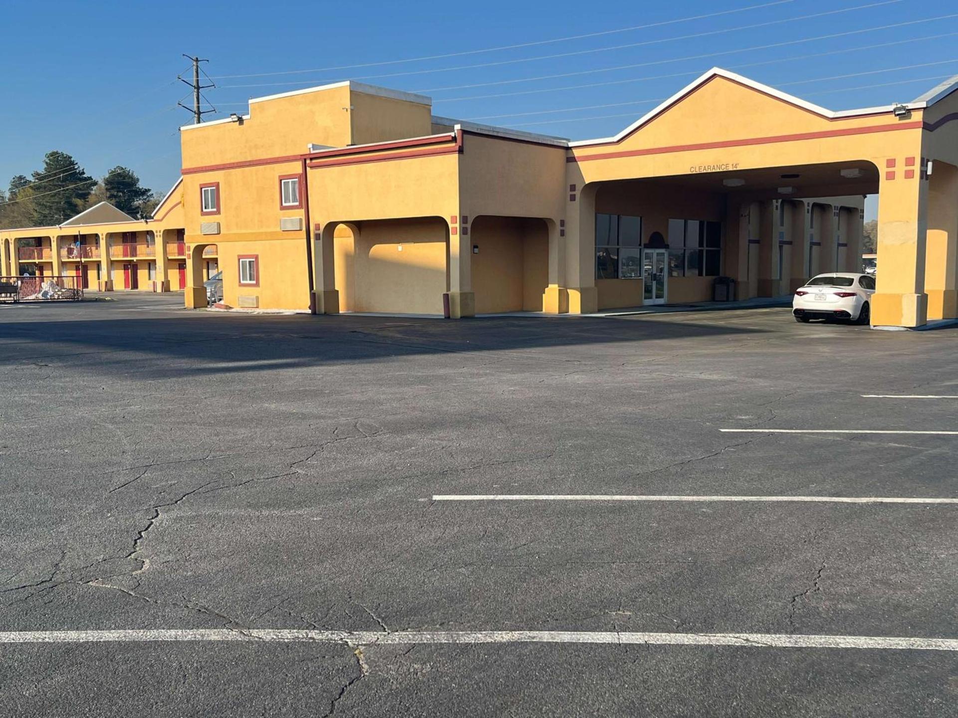 Motel 6 Forsyth, GA Tift College — hotel in Forsyth