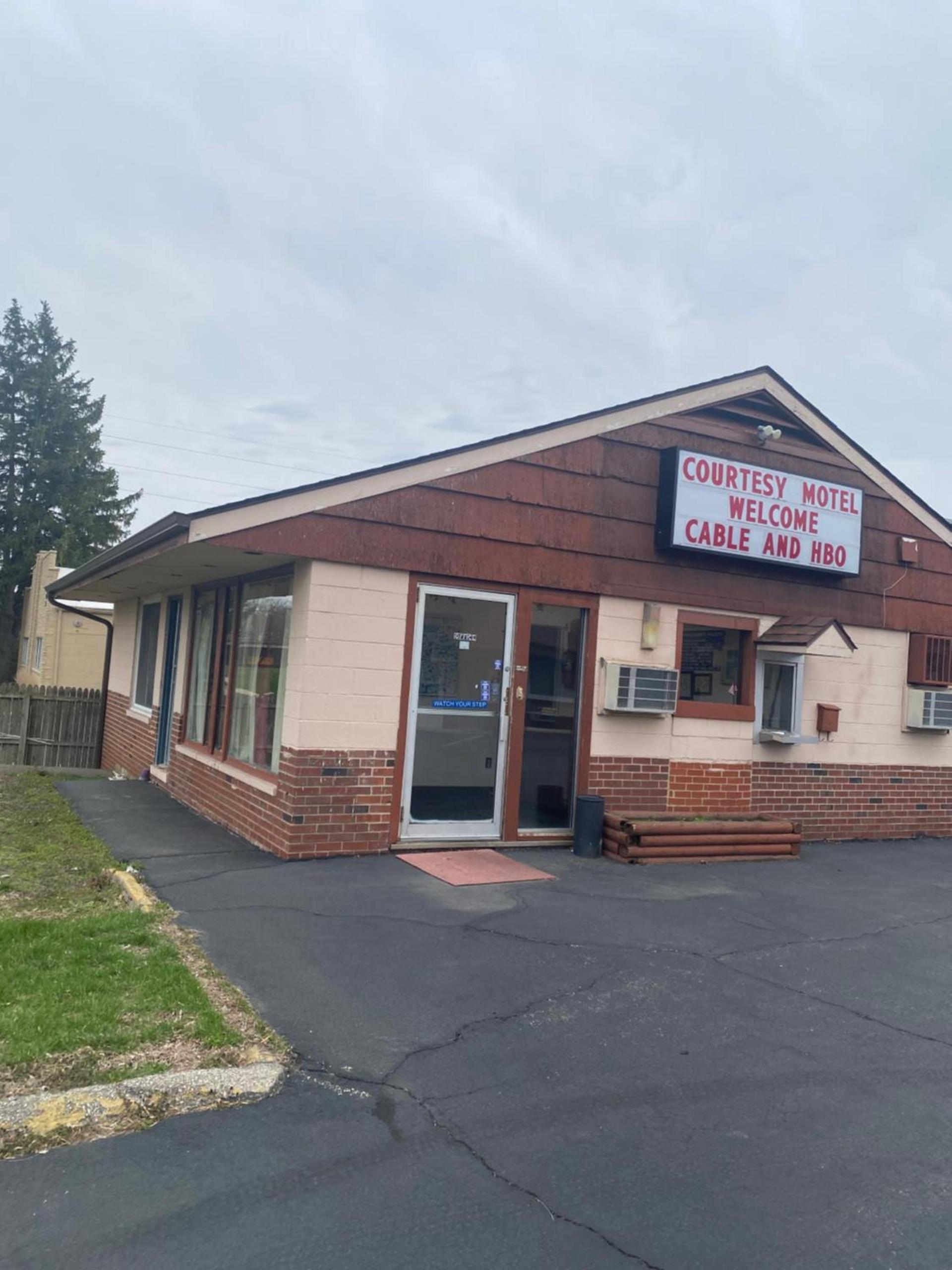 COURTESY MOTEL — hotel in Urbana
