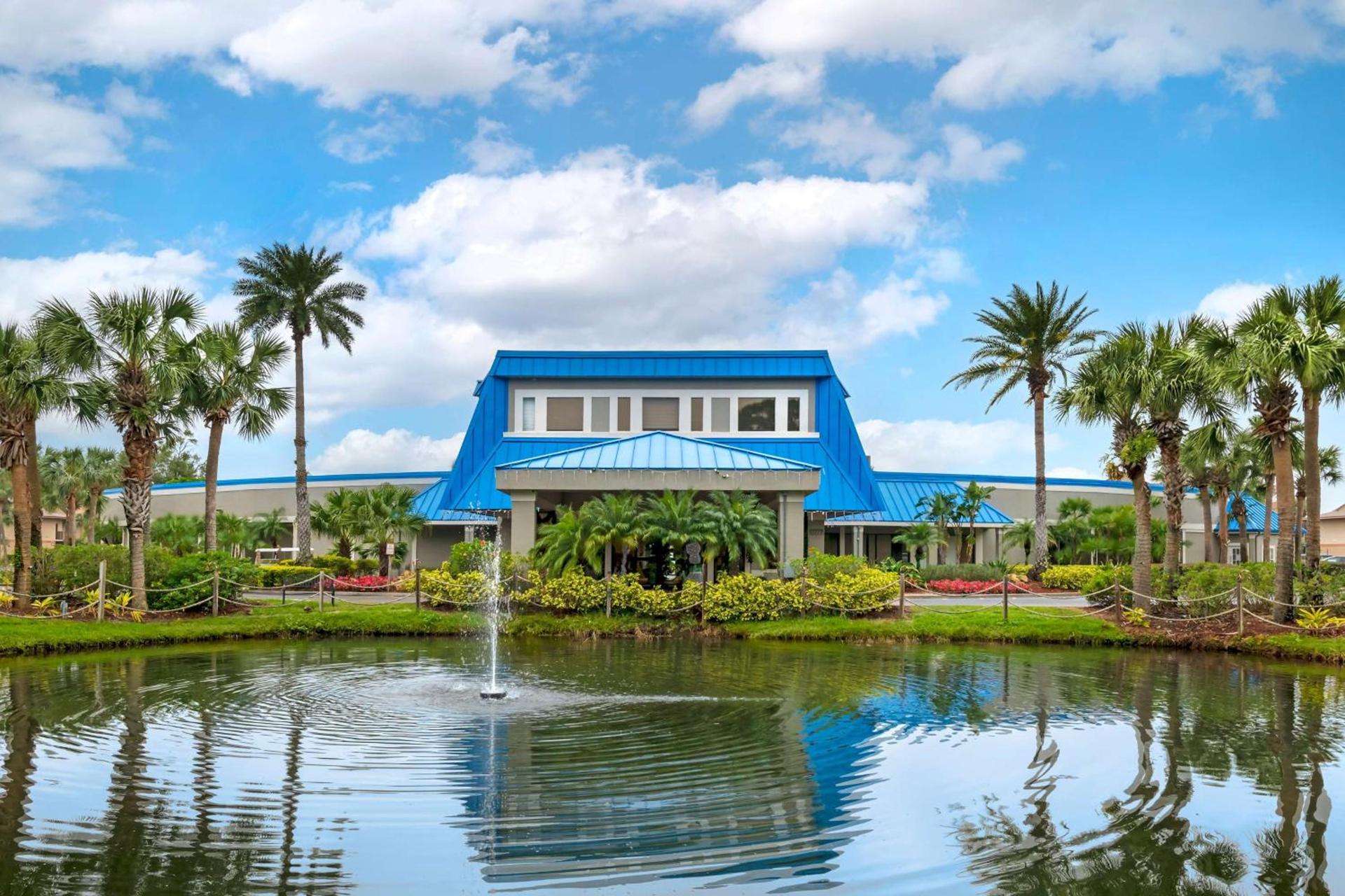 Hilton Vacation Club Aqua Sol Orlando West — hotel in Orlando