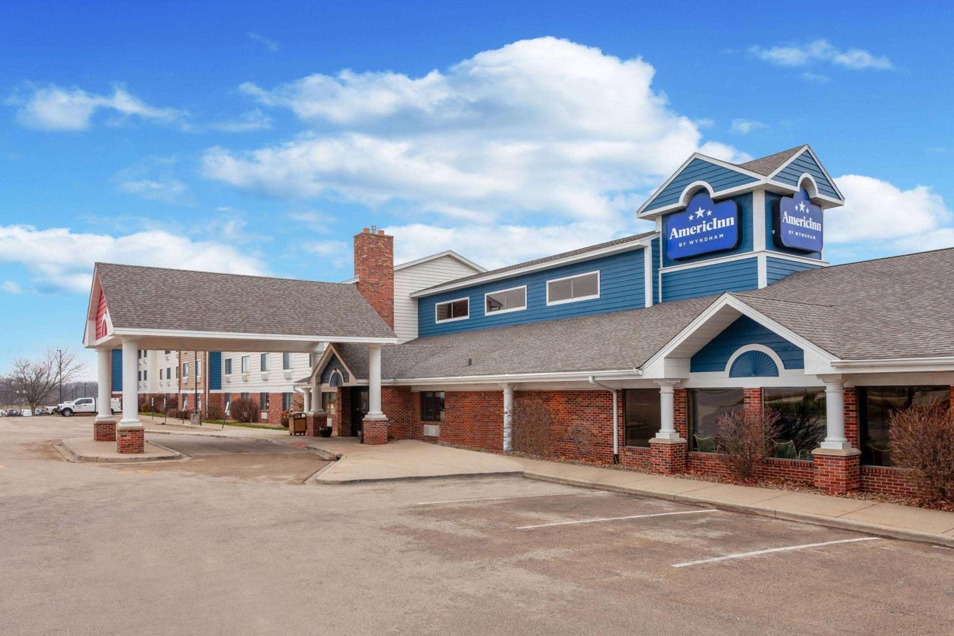 AmericInn by Wyndham Peoria — hotel in Peoria