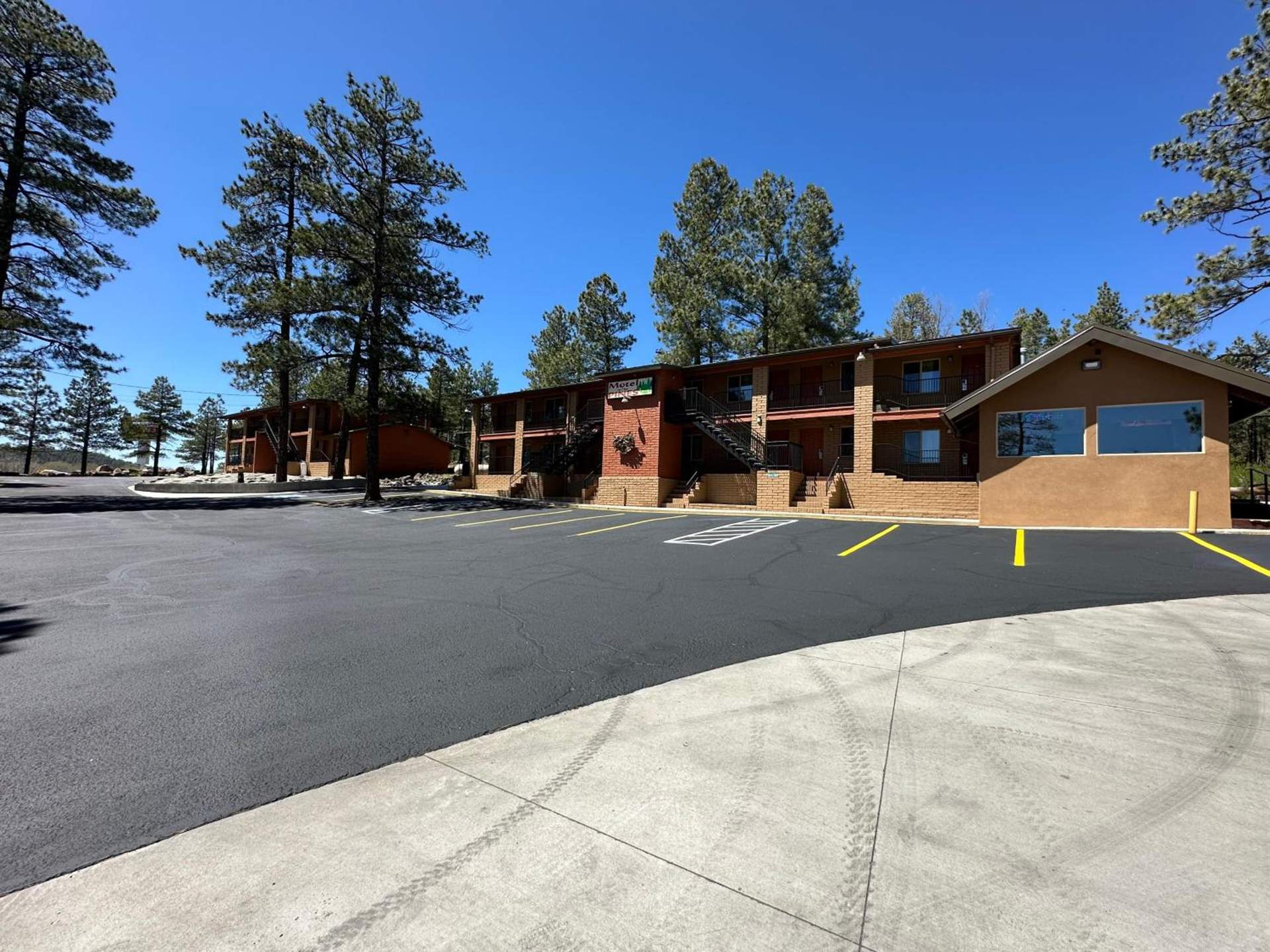 Motel In The Pines