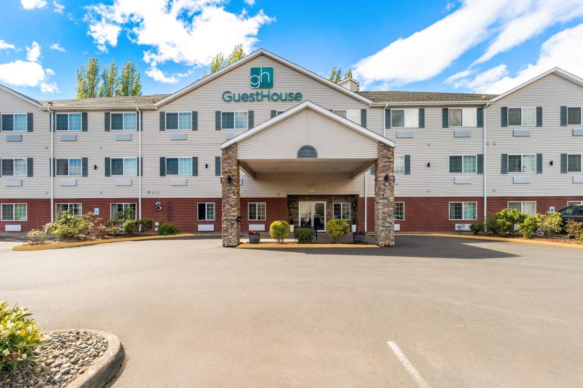 GuestHouse Inn & Suites Kelso/Longview — hotel in Kelso
