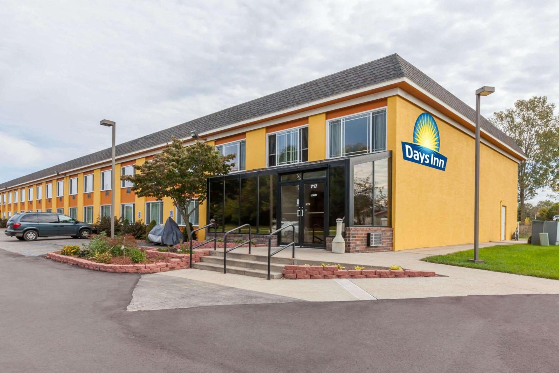 Days Inn by Wyndham Holland — hotel in Holland