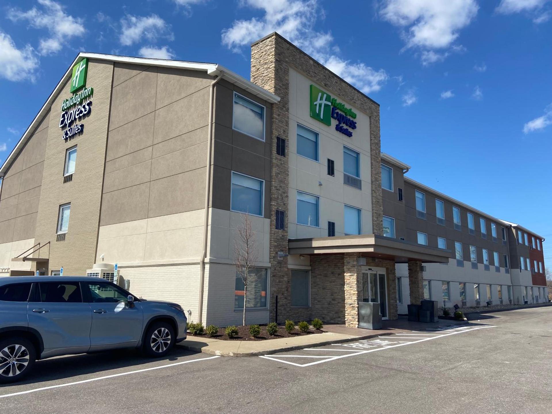 Holiday Inn Express & Suites Elyria by IHG — hotel in Elyria