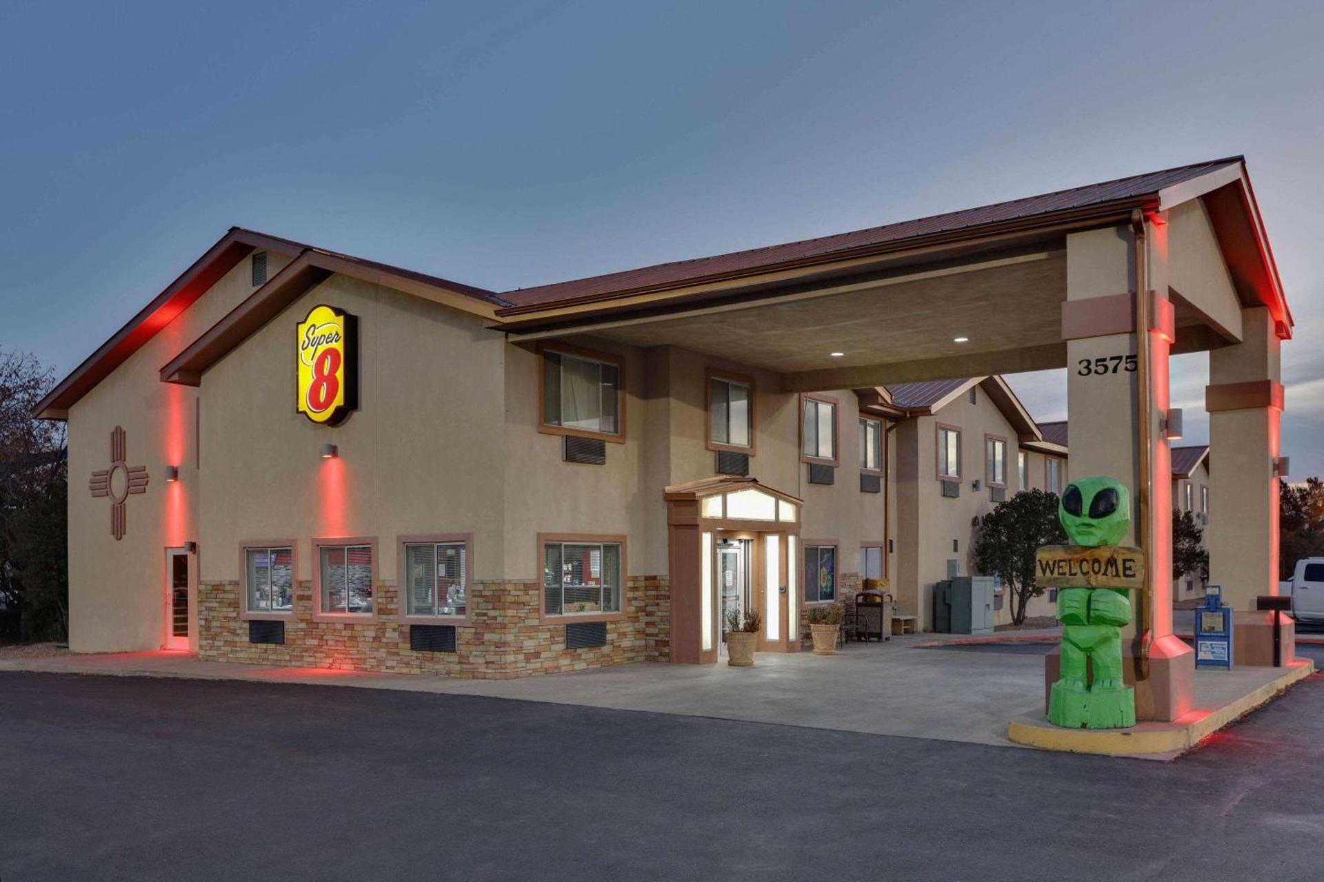 Super 8 by Wyndham Roswell — hotel in Roswell