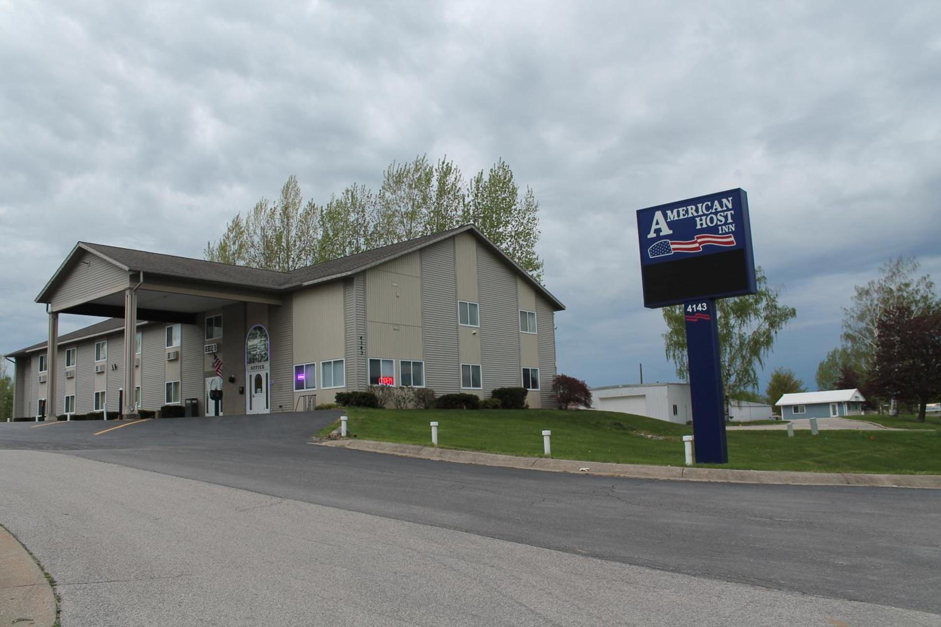 American Host Inn — hotel in Hart