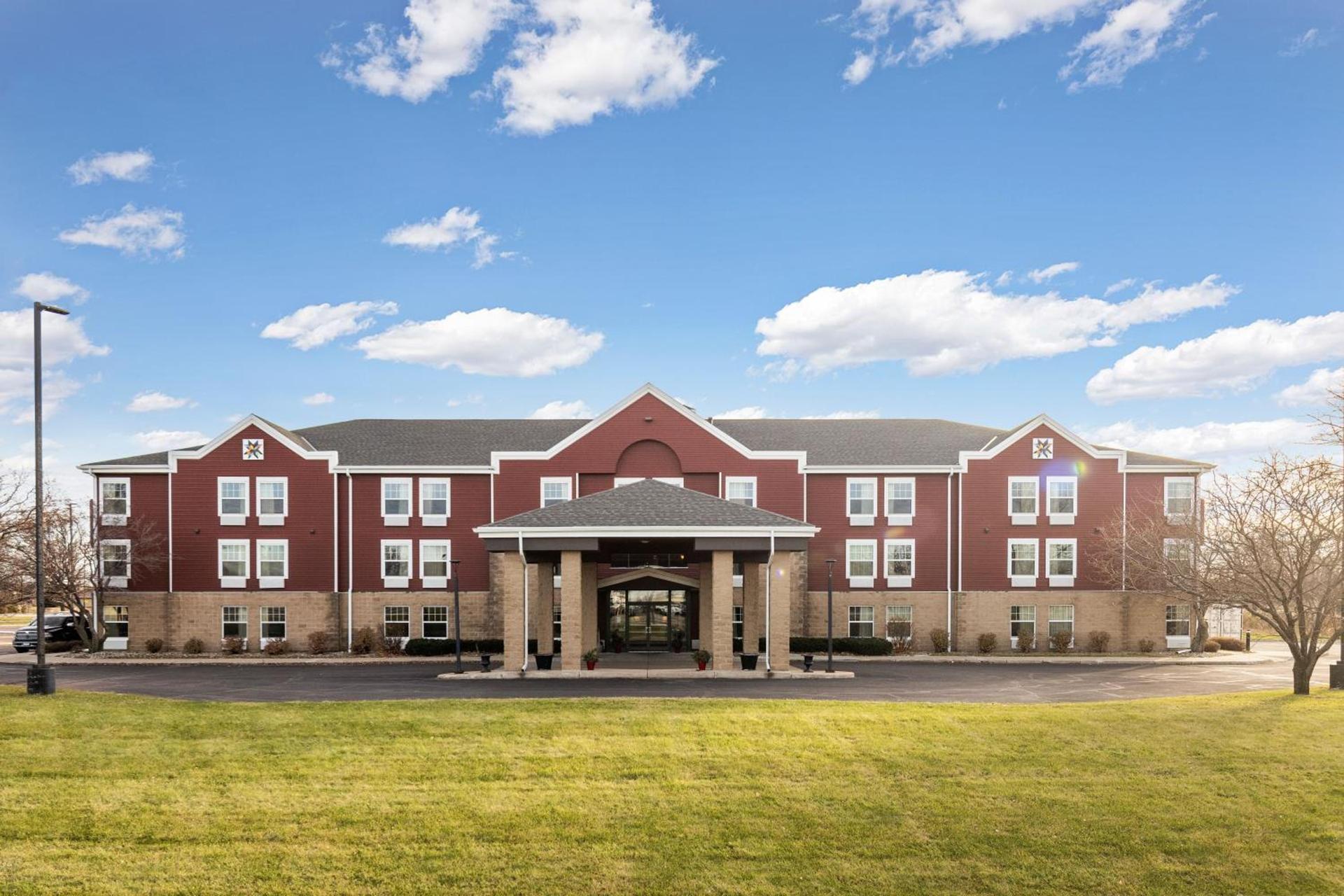 Redwood Lodge — hotel in Redwood Falls
