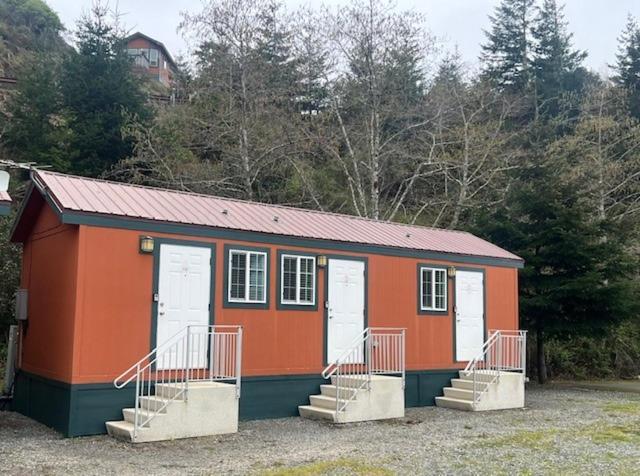 Rogue River Landing Resort — hotel in Gold Beach