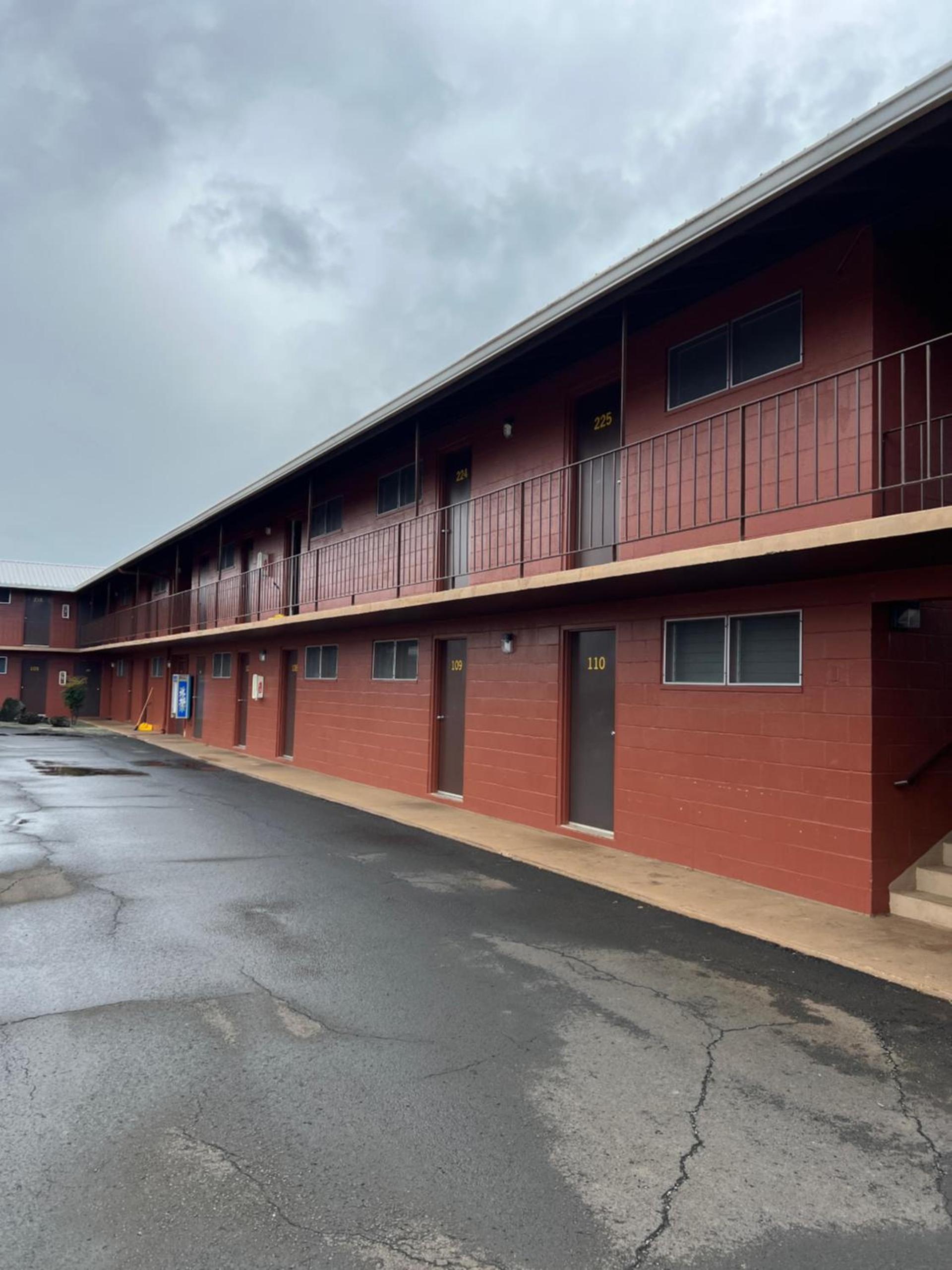 Tip Top Motel