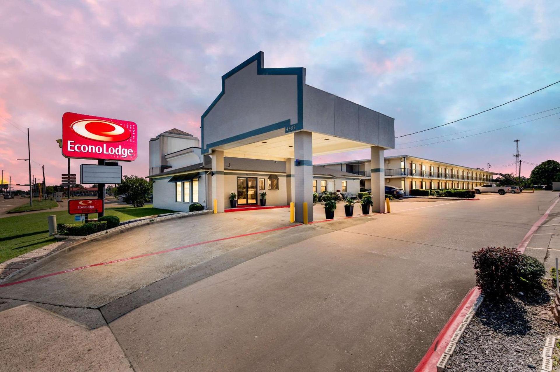 Econo Lodge Texarkana I-30 — hotel in Texarkana - Texas