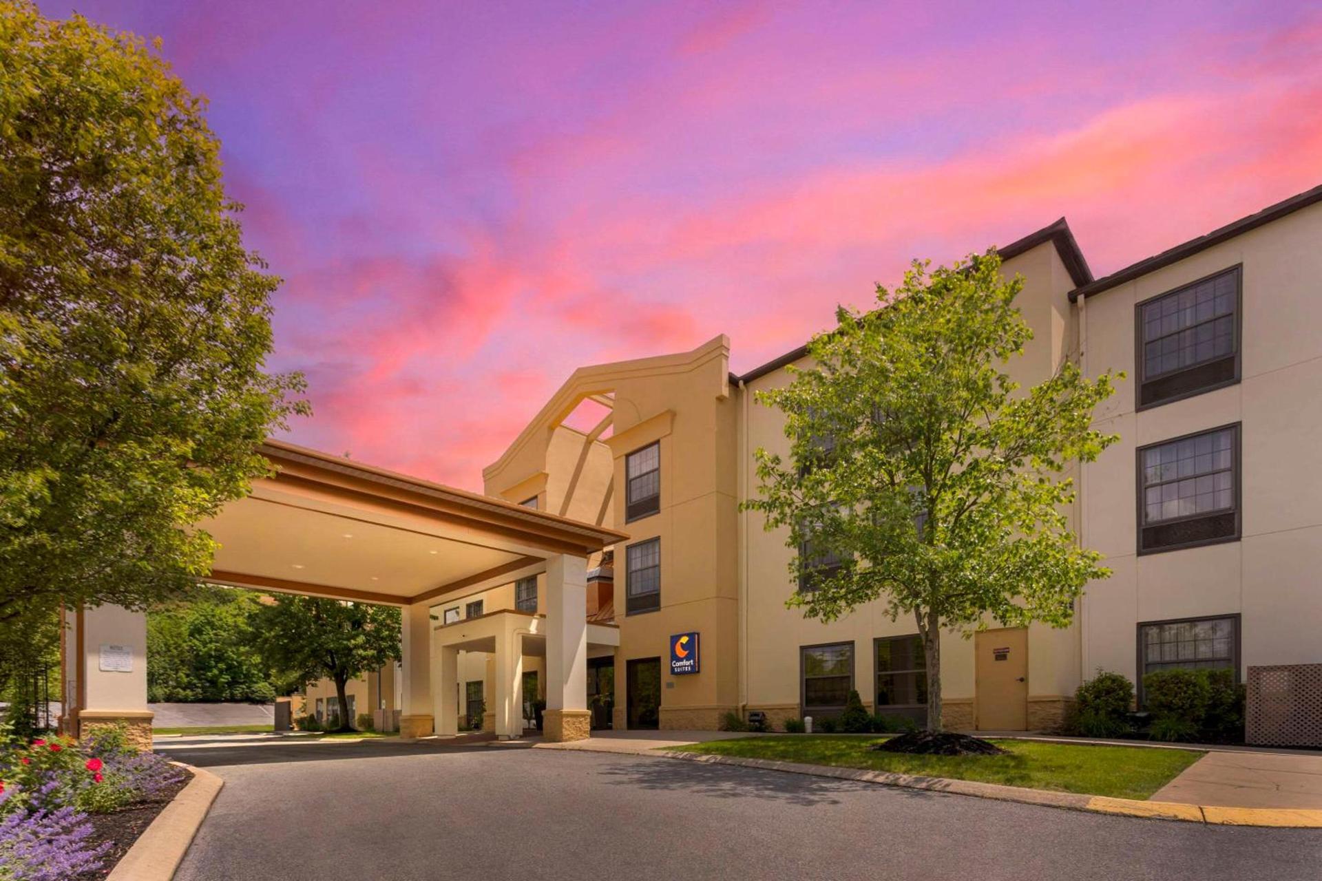 Comfort Suites State College near Penn State - Steps Away from PSU! — hotel in State College