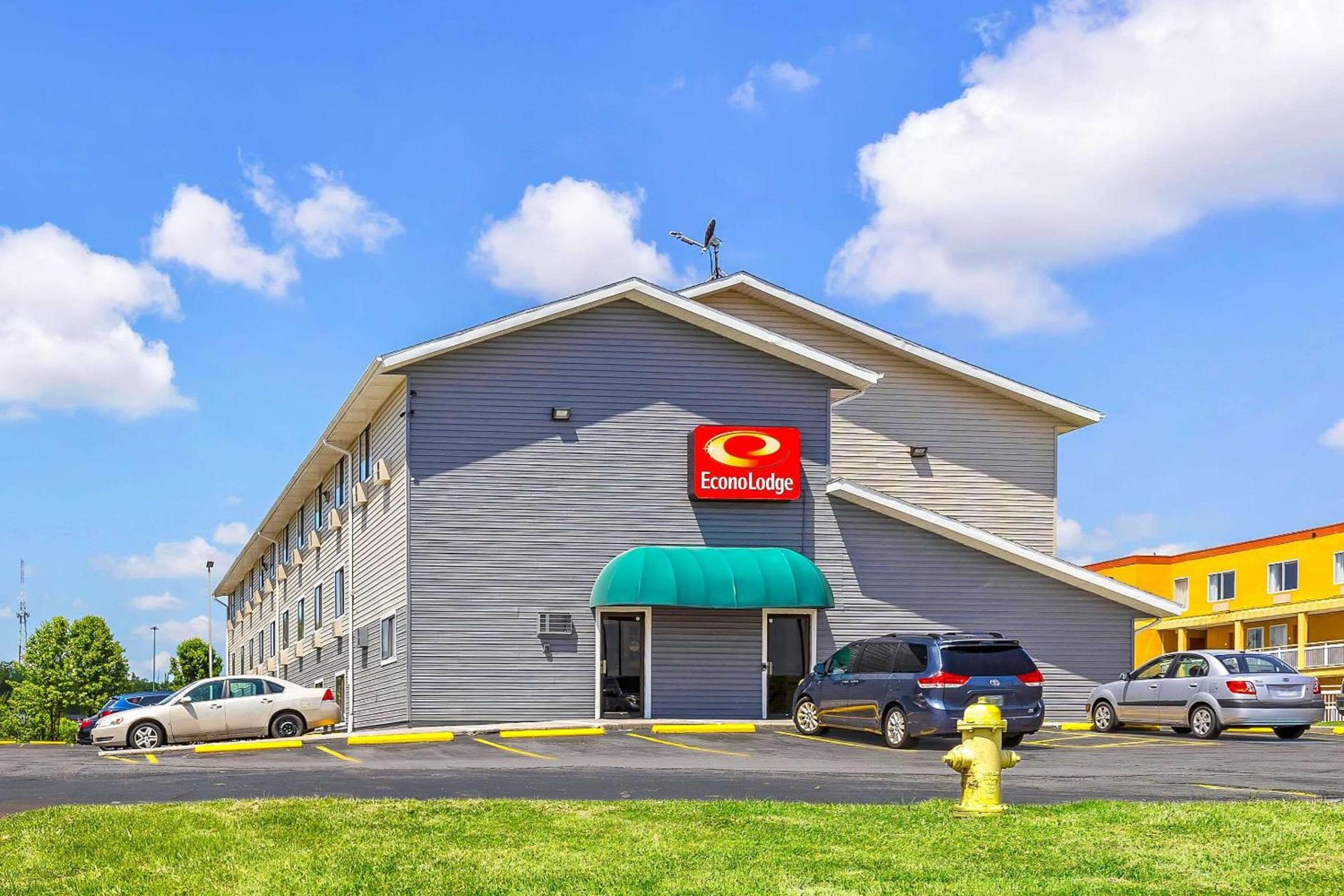 Econo Lodge Akron Copley Northwest — hotel in Montrose