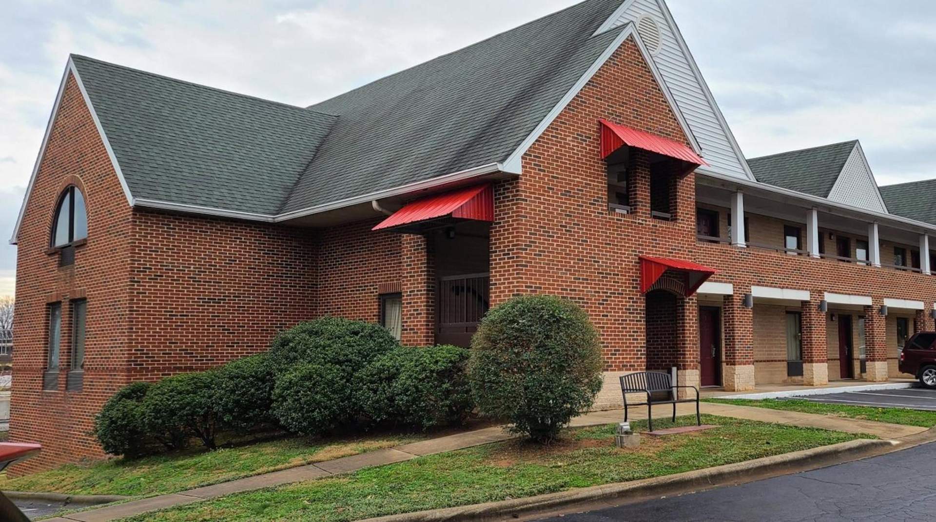 Red Roof Inn & Suites Cornelius - Lake Norman