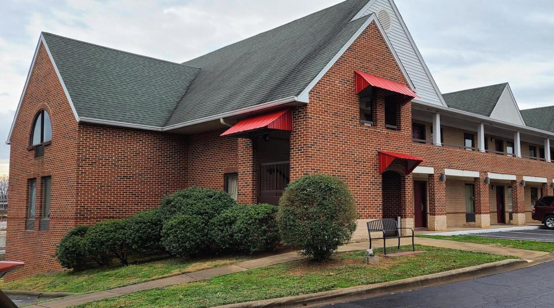 Red Roof Inn & Suites Cornelius - Lake Norman — hotel in Cornelius