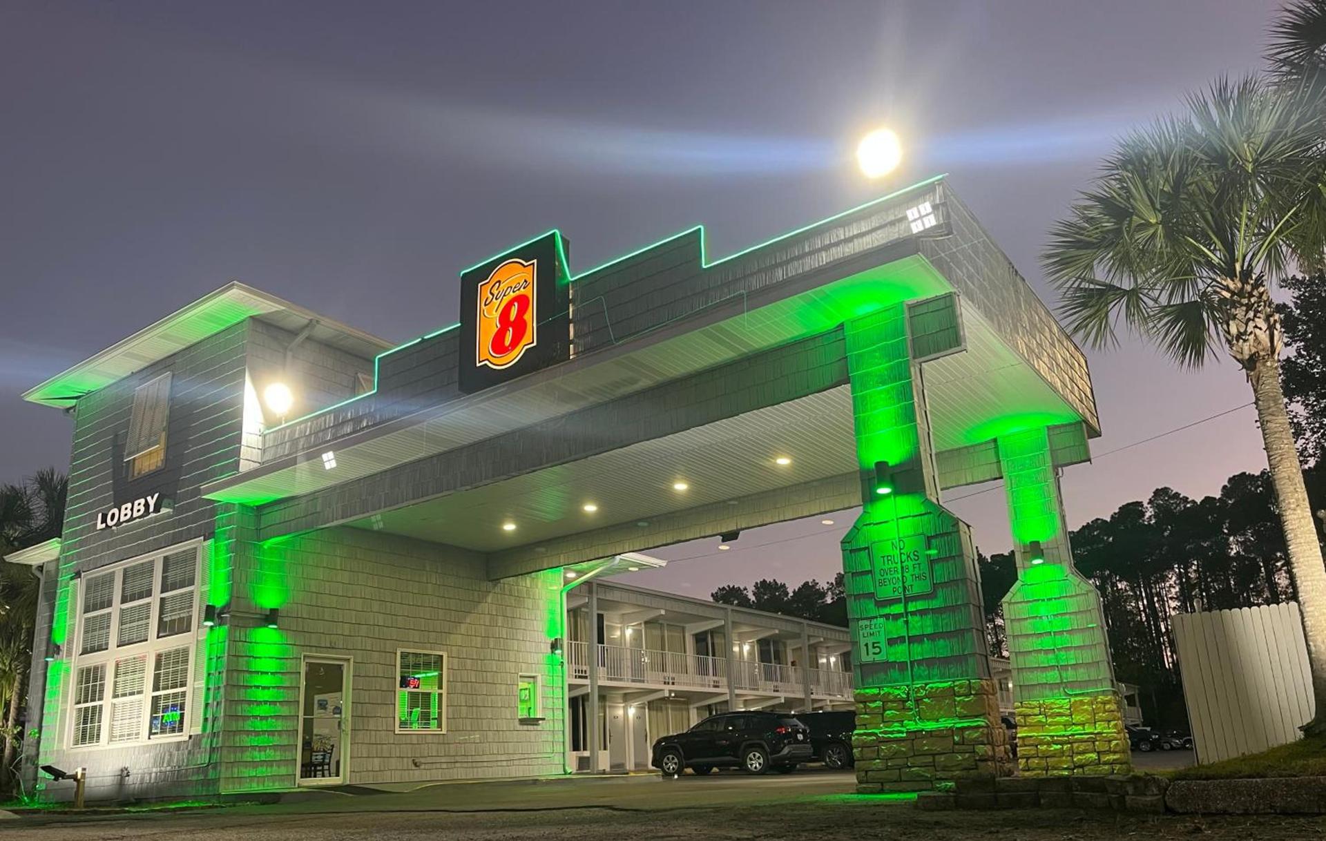 Super 8 By Wyndham Kingsland I-95 Naval Base Area — hotel in Kingsland