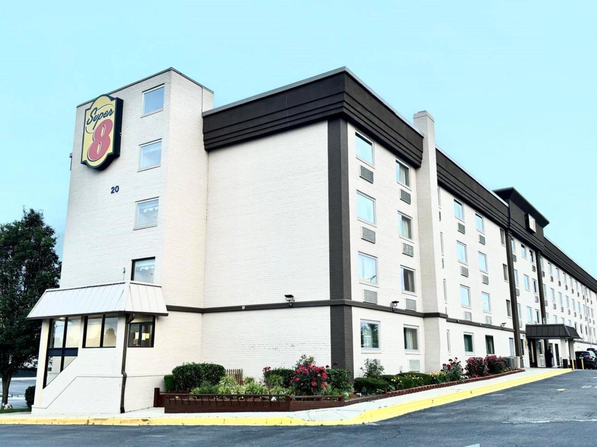 Super 8 by Wyndham Frederick — hotel in Frederick