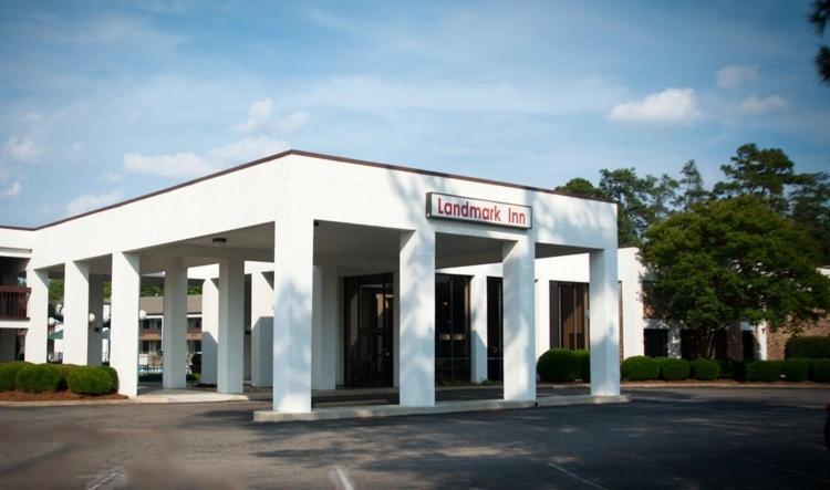 Landmark Inn — hotel in Hartsville