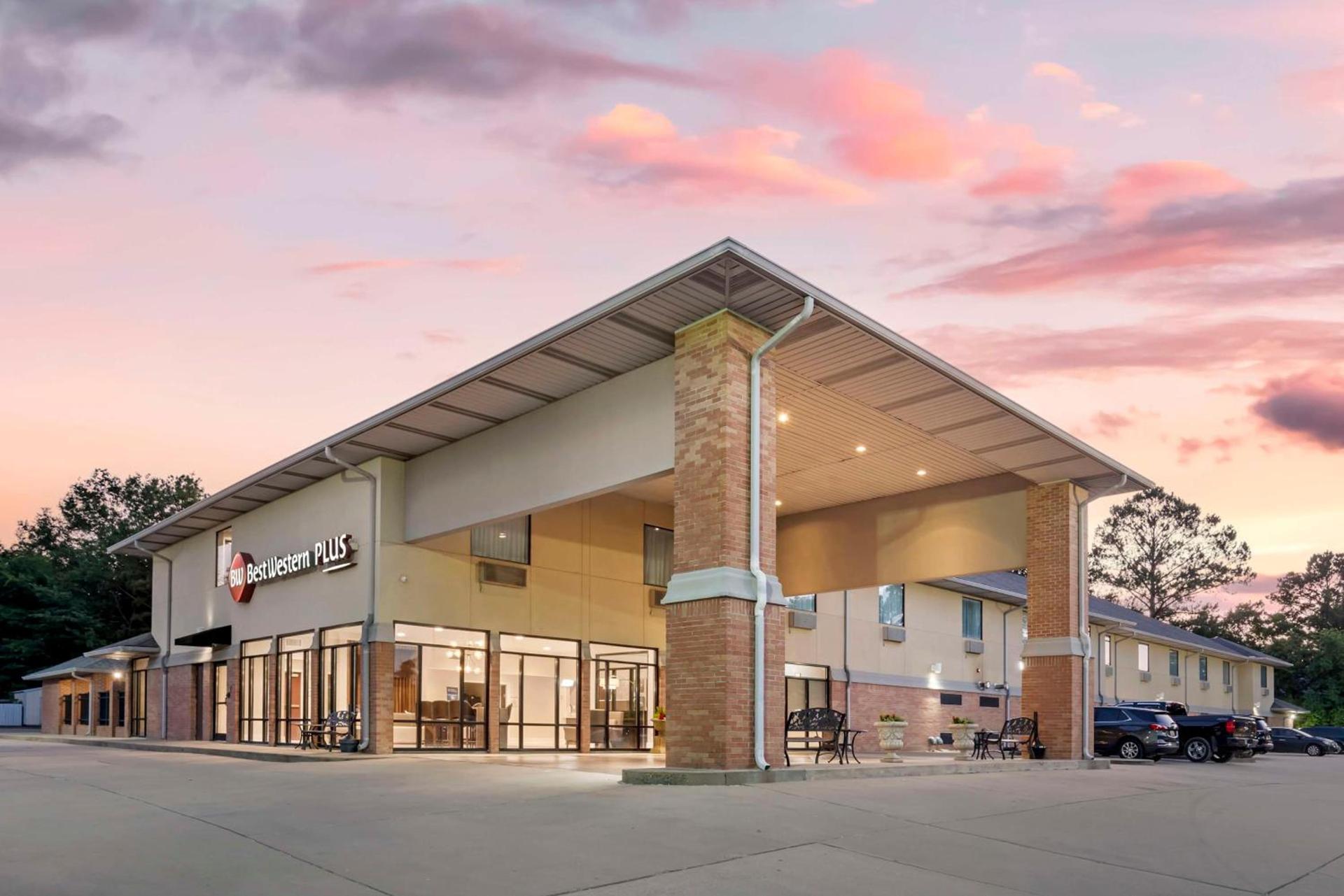 Best Western Plus Two Rivers Hotel & Suites — hotel in Demopolis