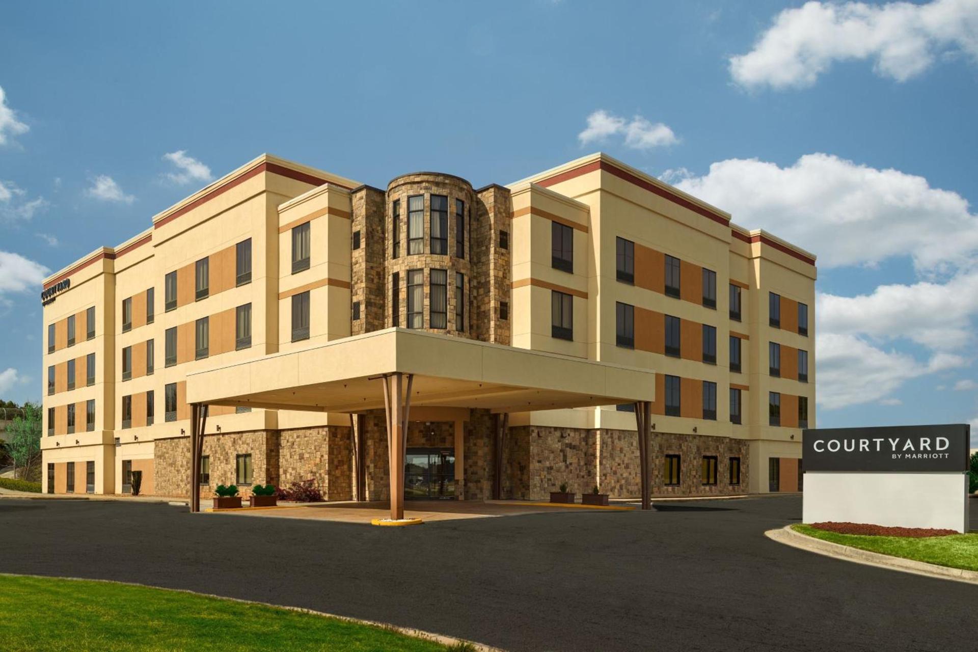 Courtyard by Marriott Atlanta Conyers — hotel in Conyers
