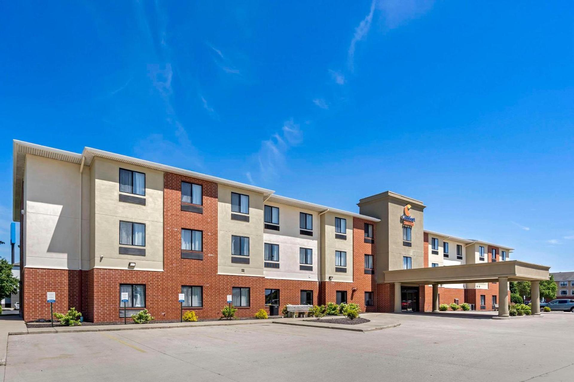 Comfort Suites Merrillville near US 30 — hotel in Merrillville