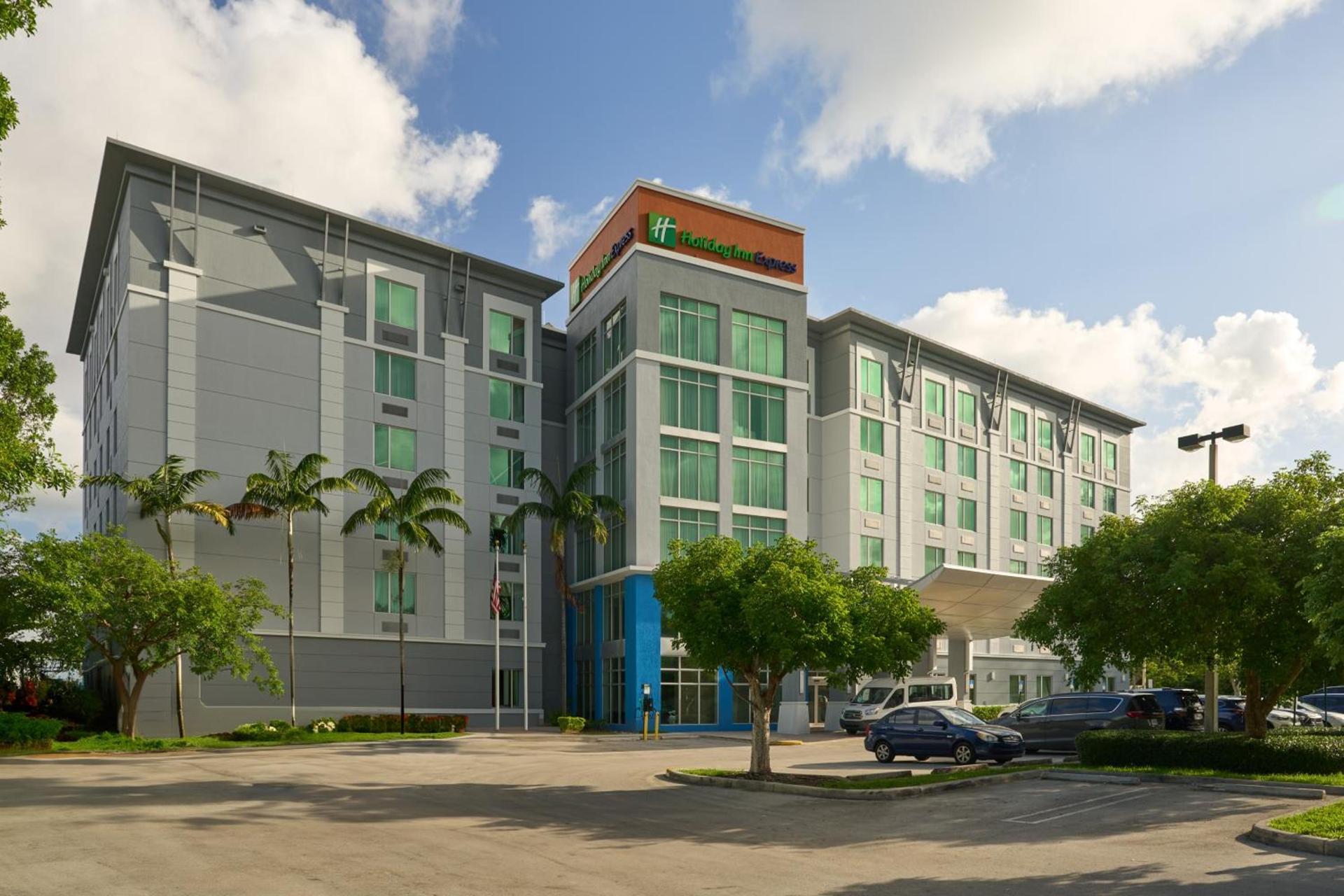 Holiday Inn Express Miami Airport-Blue Lagoon Area by IHG — hotel in Miami