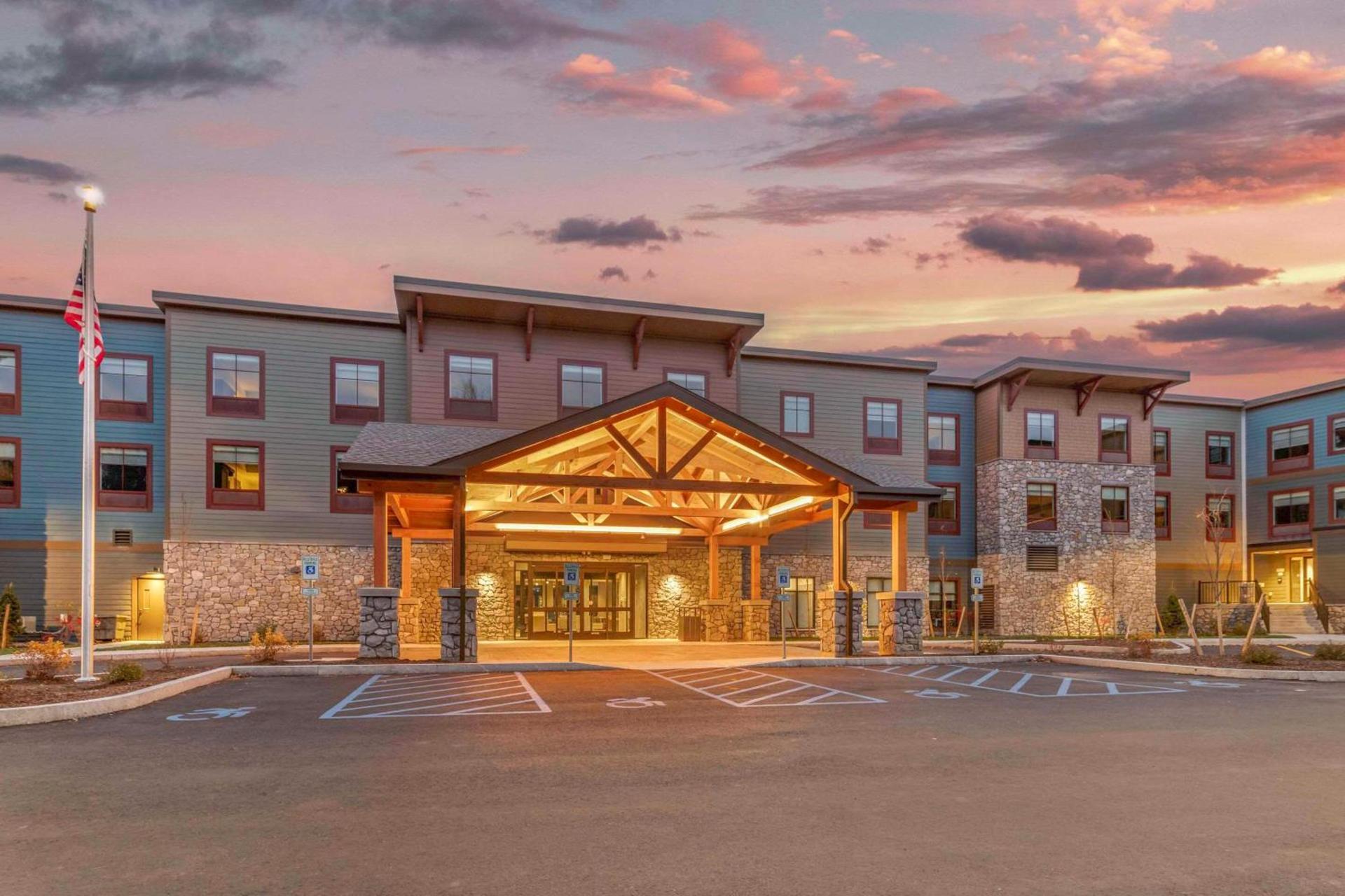 Cambria Hotel Lake Placid - Lakeside Resort — hotel in Lake Placid
