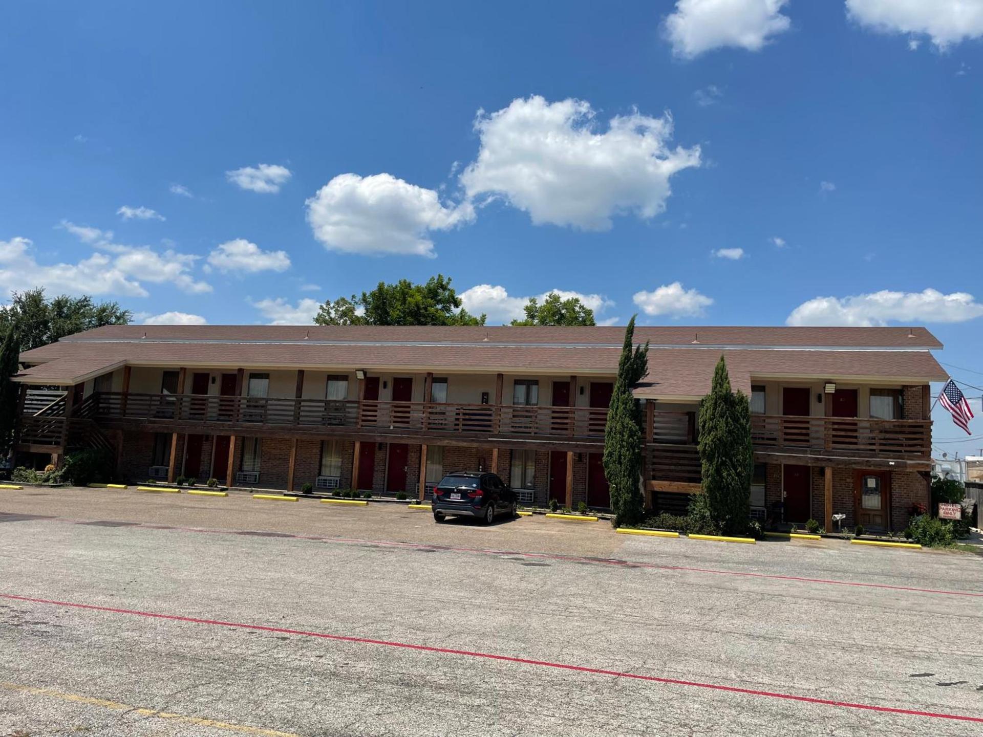Granbury Inn and Suites — hotel in Granbury