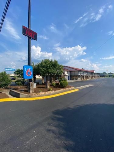 Motel 6 Manchester TN — hotel in Manchester