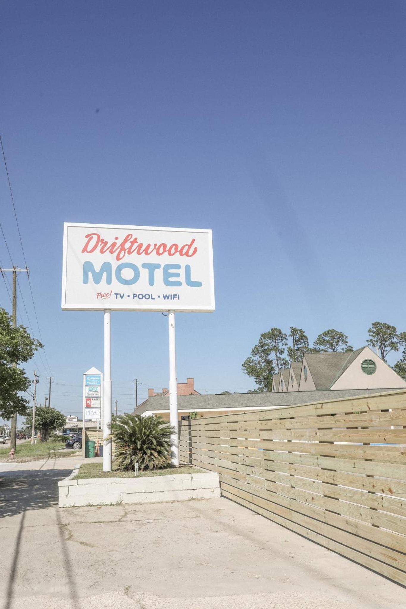 Driftwood Motel