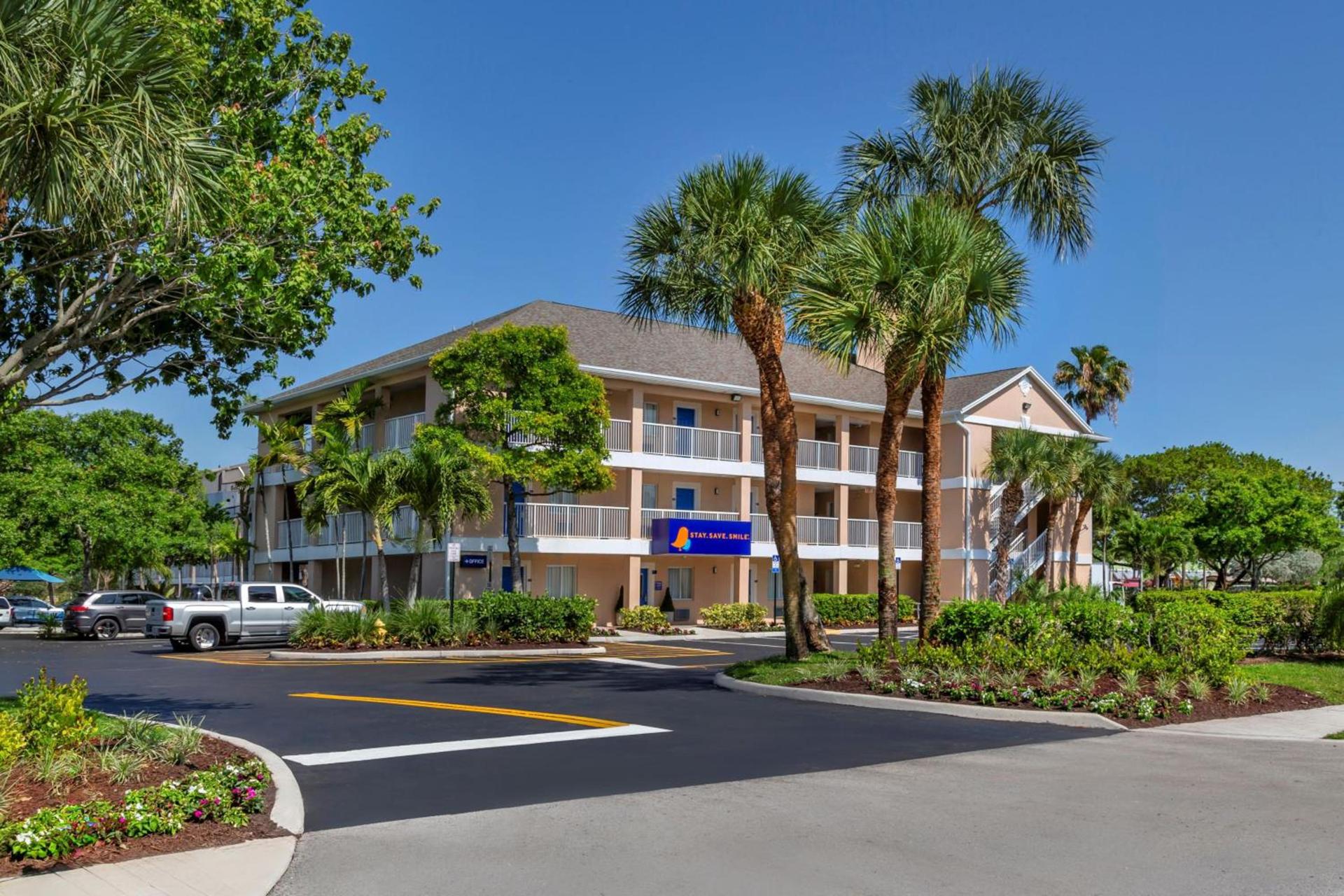 InTown Suites Extended Stay Fort Lauderdale FL — hotel in Tamarac