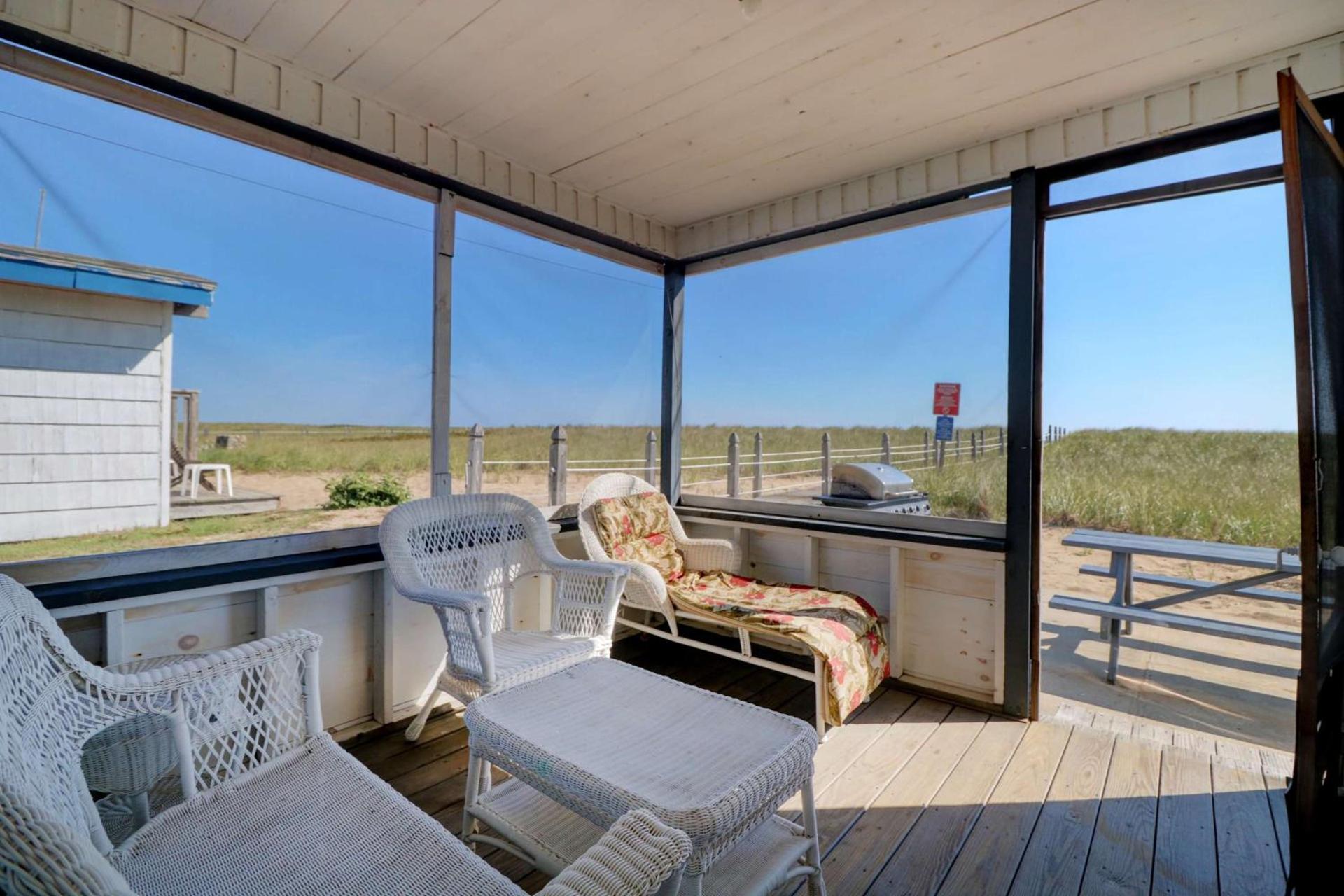 Waves Oceanfront Resort — hotel in Old Orchard Beach