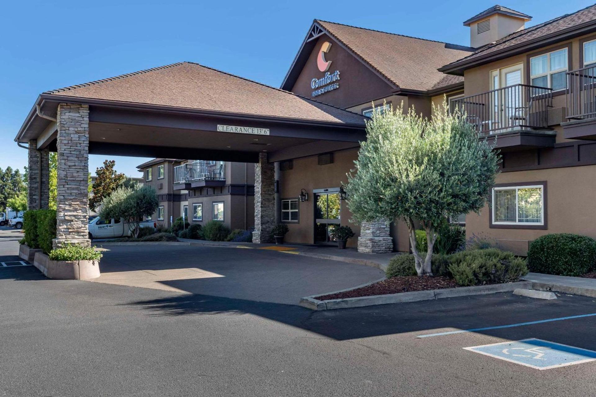 Comfort Inn & Suites Ukiah Mendocino County — hotel in Ukiah
